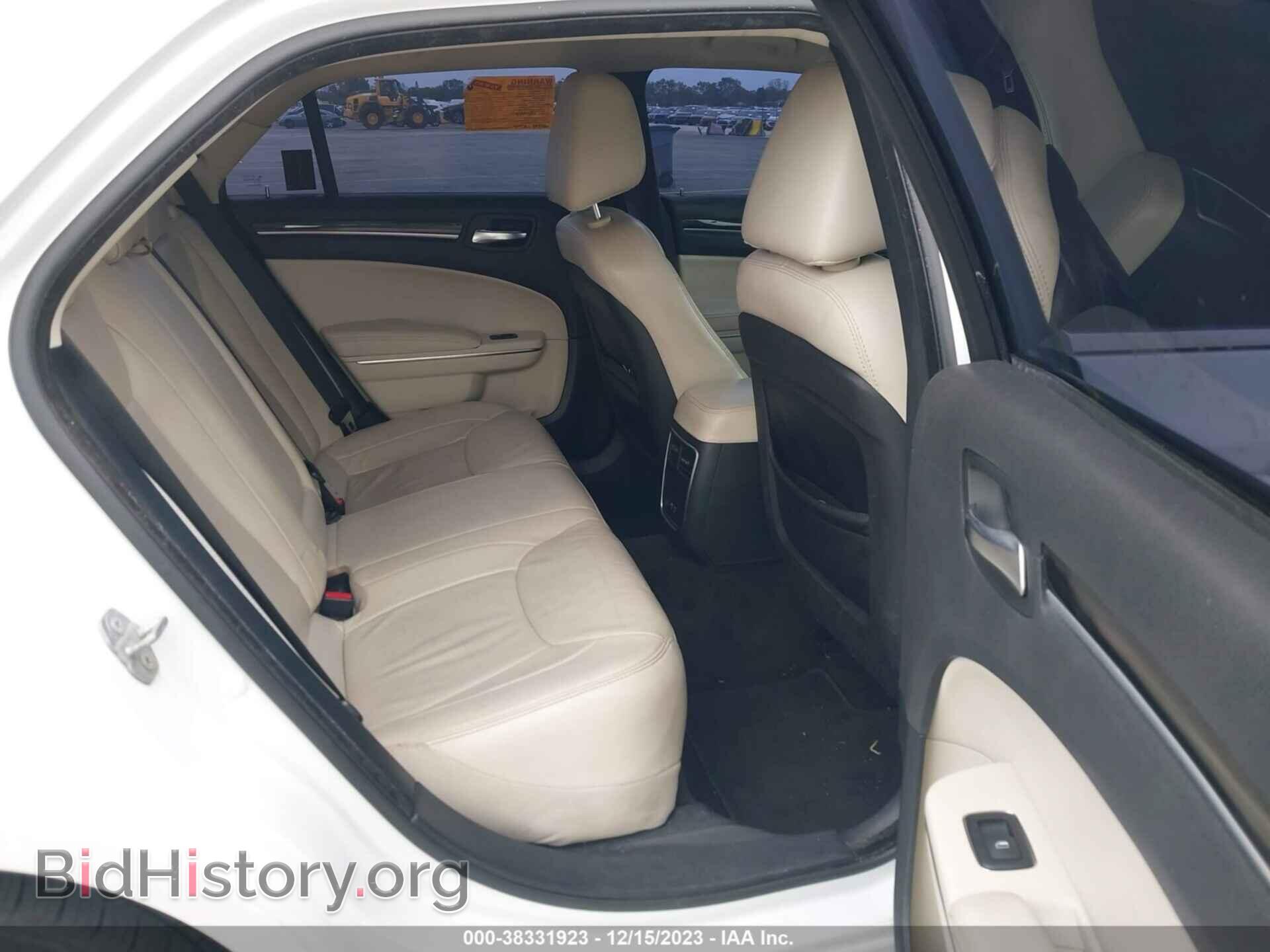2015 CHRYSLER 300 - VIN: 2C3CCAAG3FH807076 - Фото 8