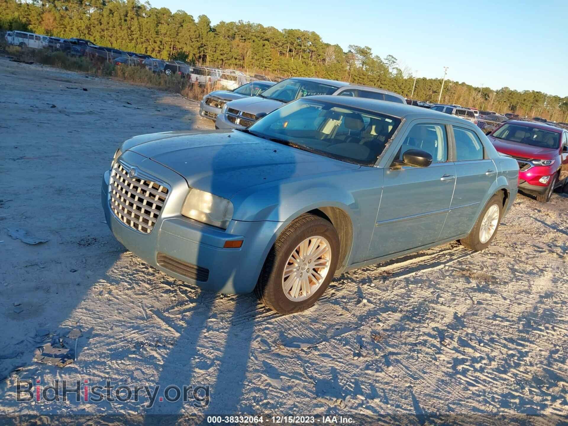 2009 CHRYSLER 300 - VIN: 2C3KA43D29H529314 - Фото 2