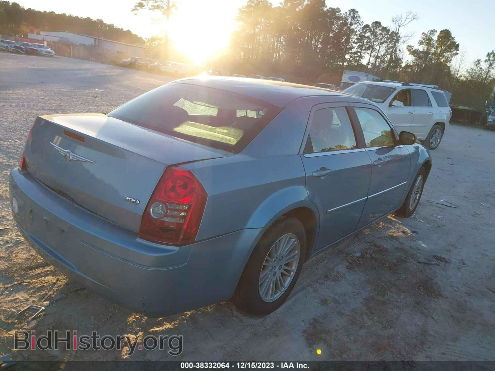 2009 CHRYSLER 300 - VIN: 2C3KA43D29H529314 - Фото 4