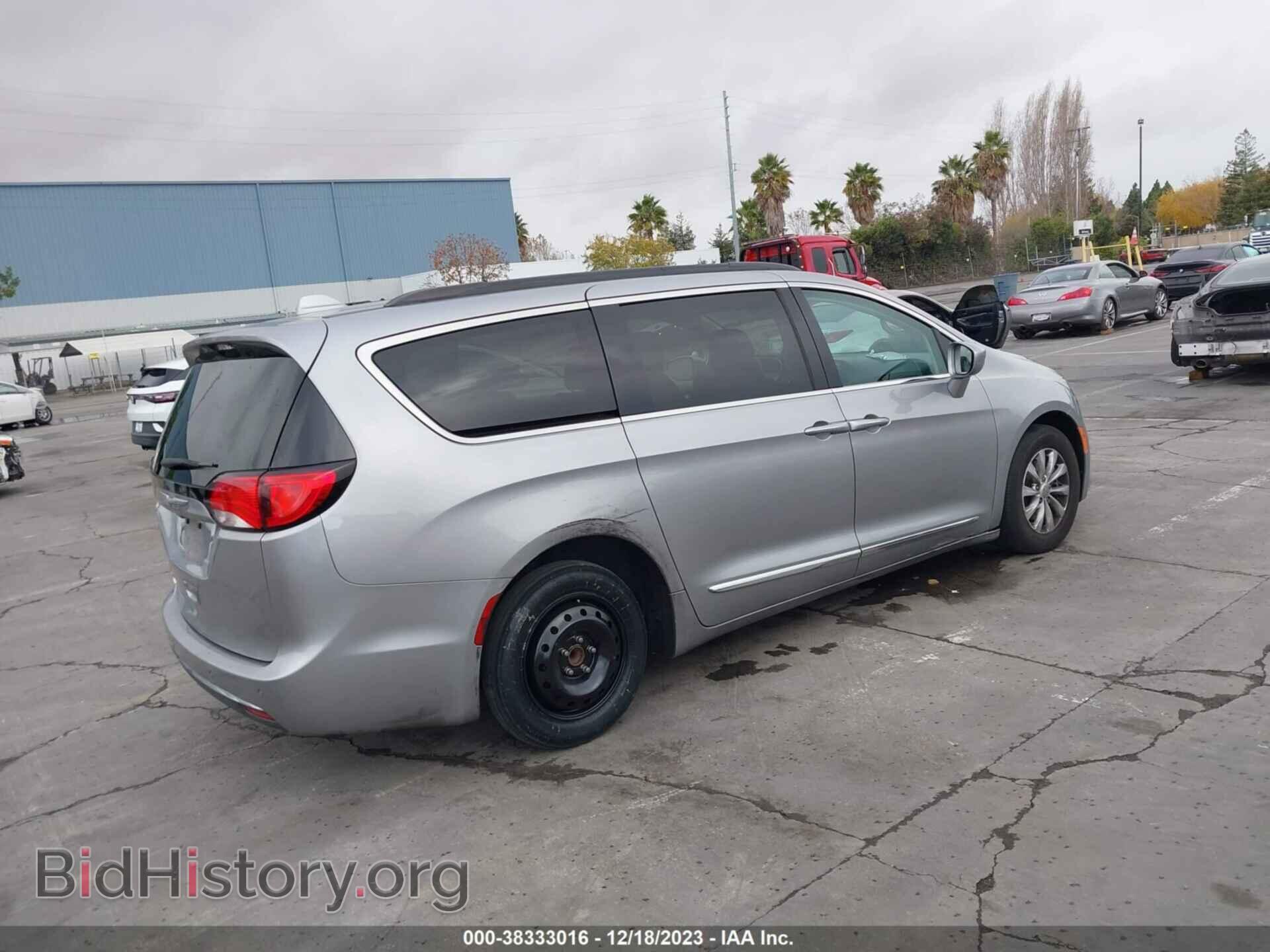 2017 CHRYSLER PACIFICA - VIN: 2C4RC1BG0HR543851 - Фото 4