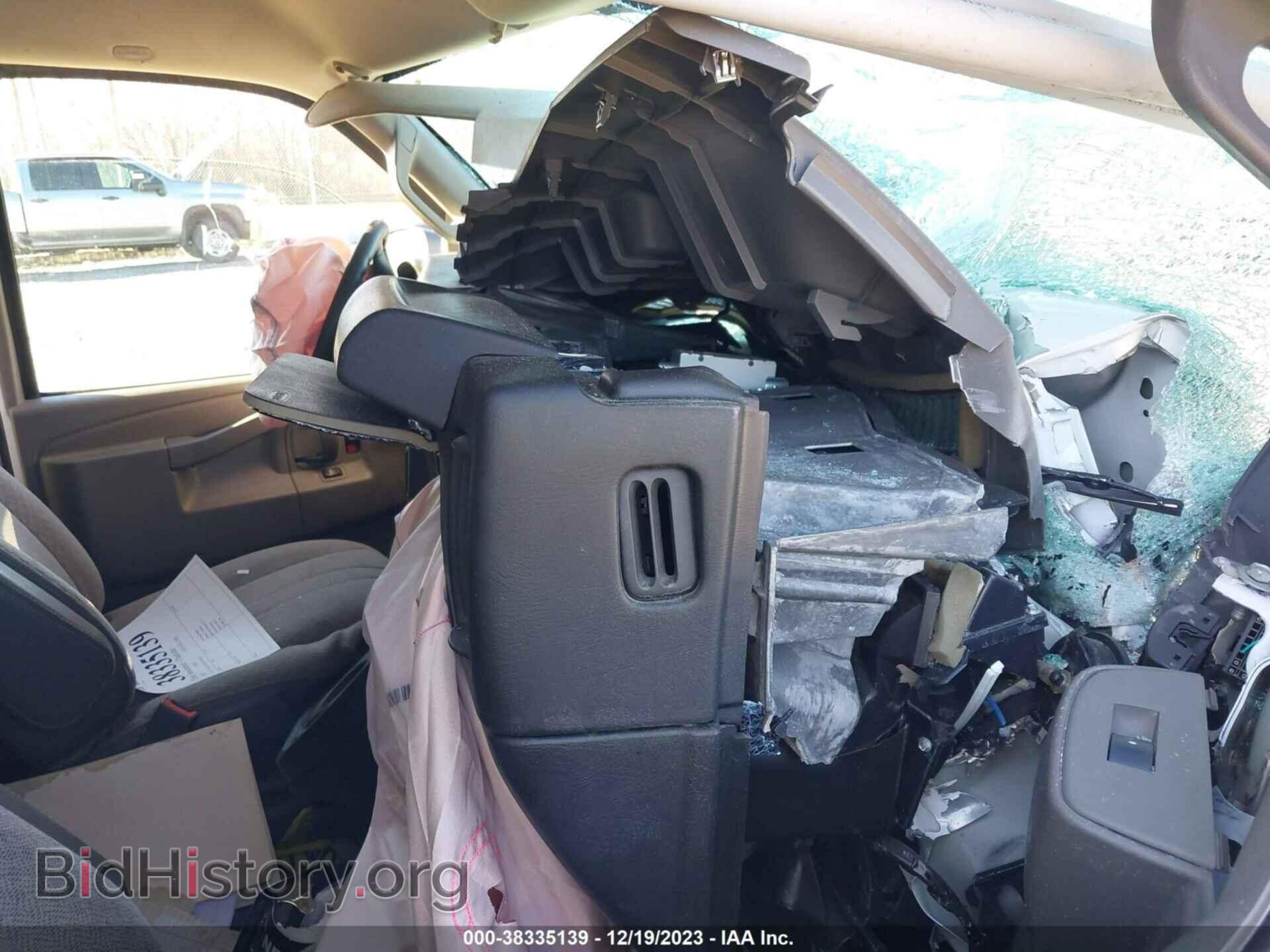 2017 GMC SAVANA 2500 - VIN: 1GTW7AFFXH1904953 - Фото 5