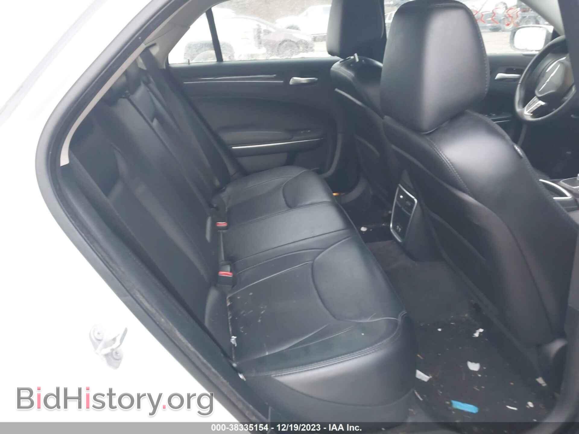 2016 CHRYSLER 300 - VIN: 2C3CCARG0GH270026 - Фото 8