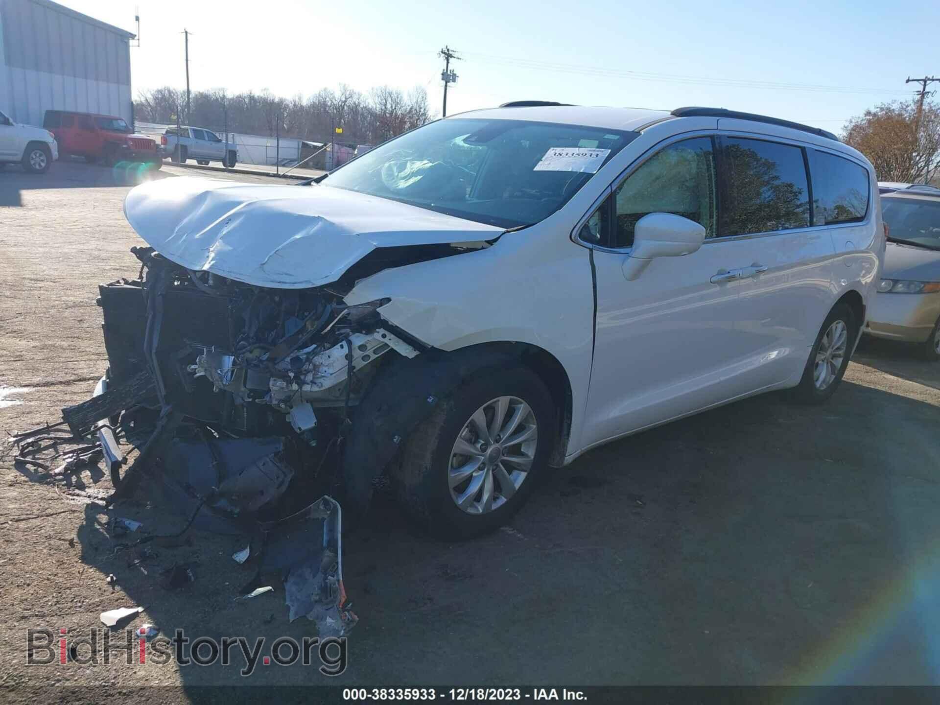 2019 CHRYSLER PACIFICA - VIN: 2C4RC1FG3KR549032 - Photo 2
