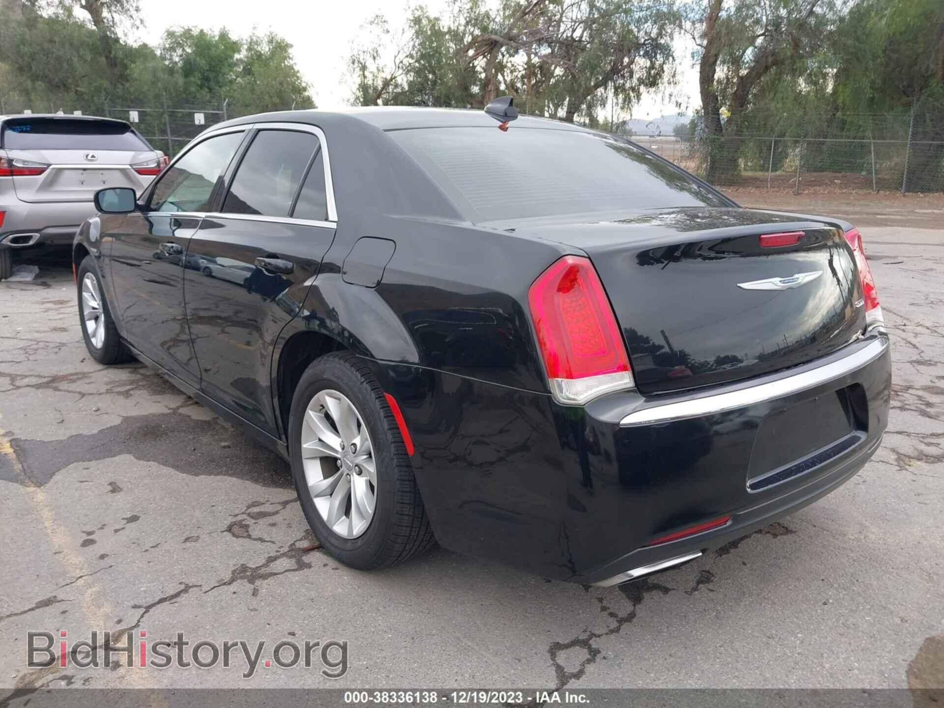 2015 CHRYSLER 300 - VIN: 2C3CCAAG8FH749501 - Фото 3