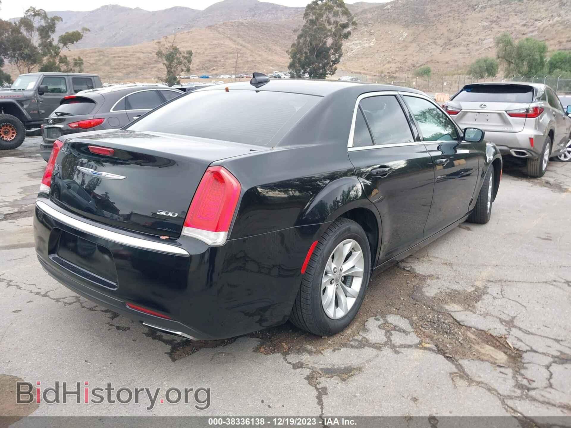 2015 CHRYSLER 300 - VIN: 2C3CCAAG8FH749501 - Фото 4