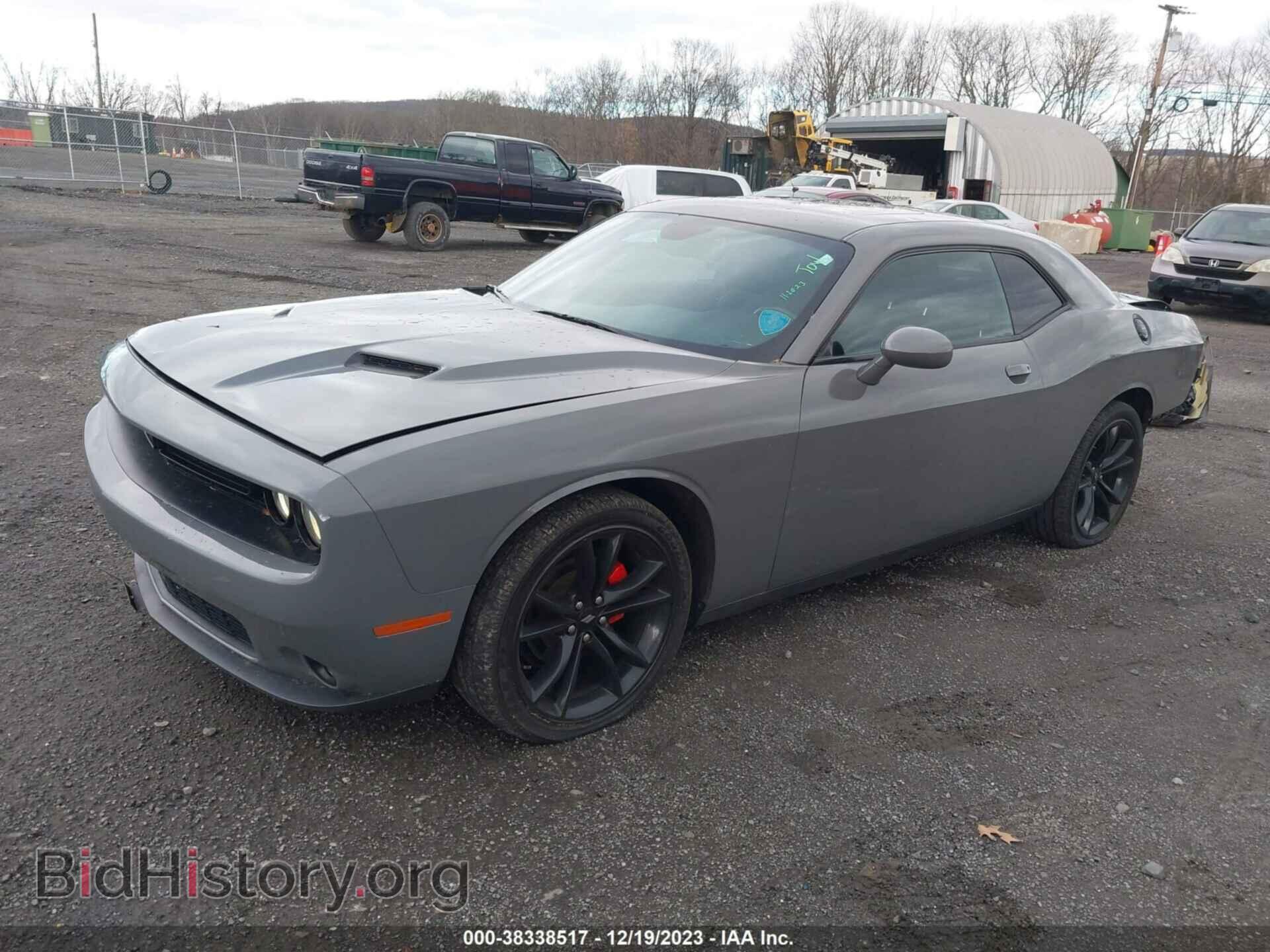 2018 DODGE CHALLENGER - VIN: 2C3CDZAG8JH332898 - Photo 2