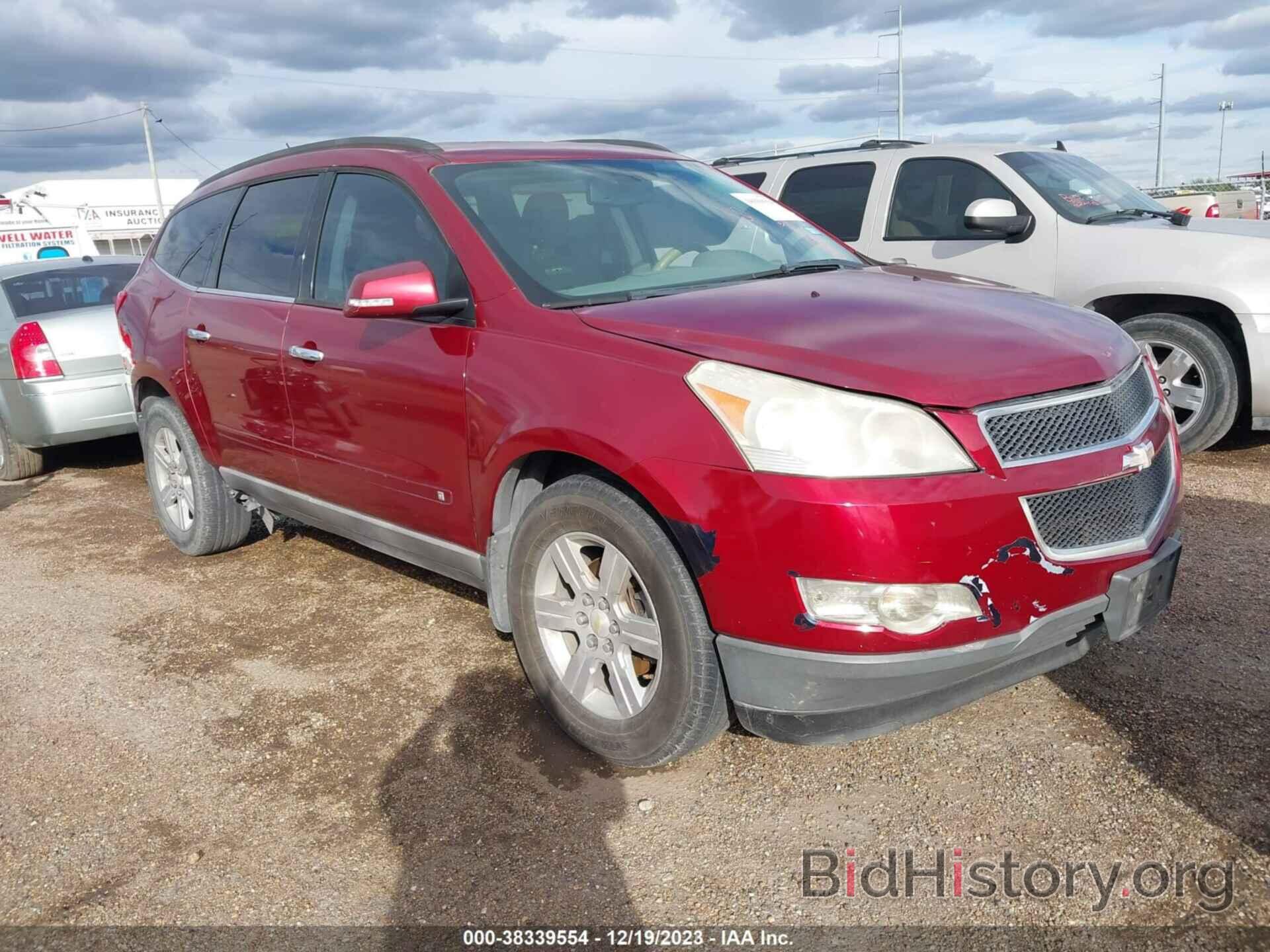 Photo 1GNLVFED4AS104243 - CHEVROLET TRAVERSE 2010