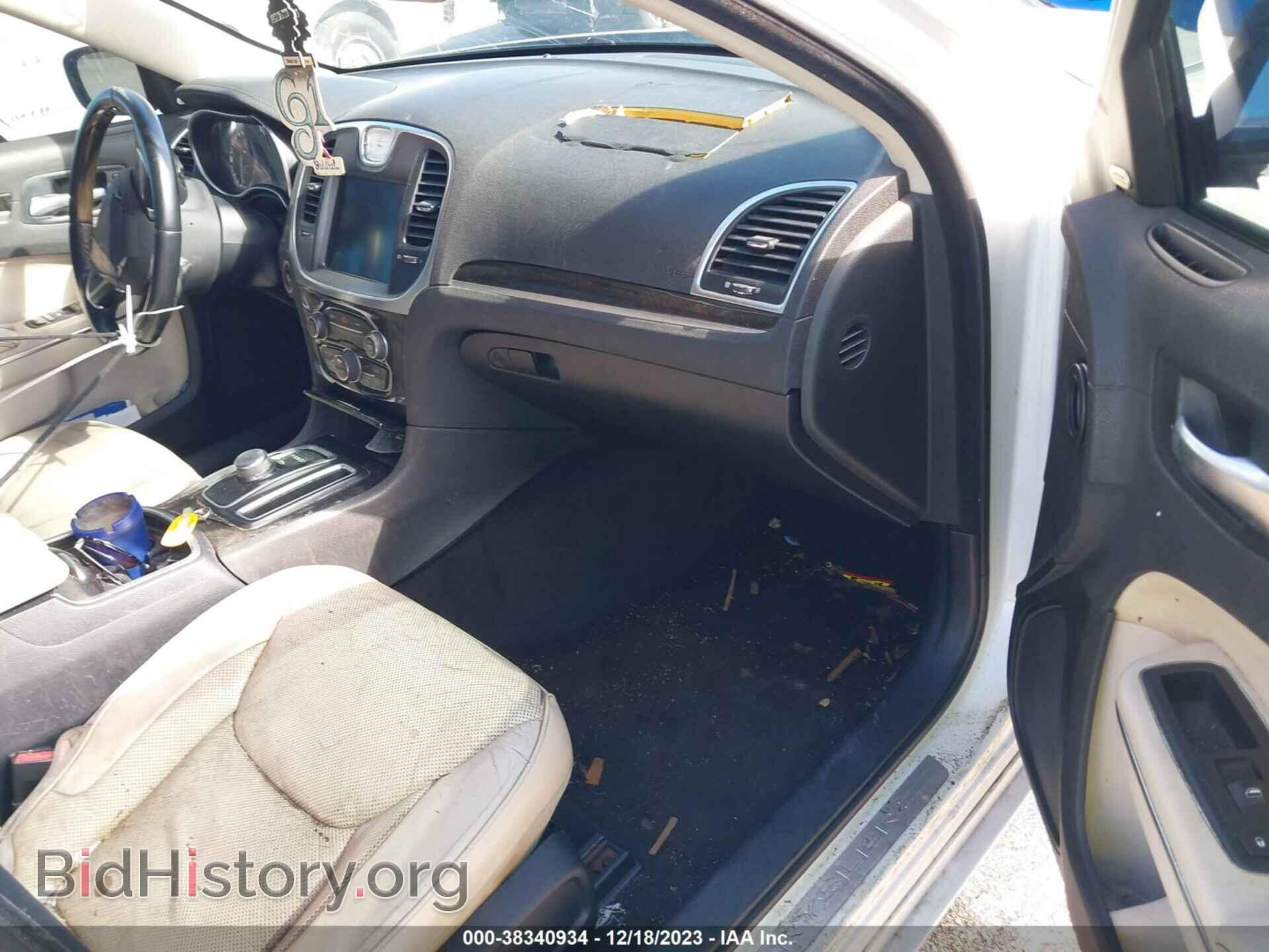 2016 CHRYSLER 300 - VIN: 2C3CCAEG8GH334352 - Photo 5