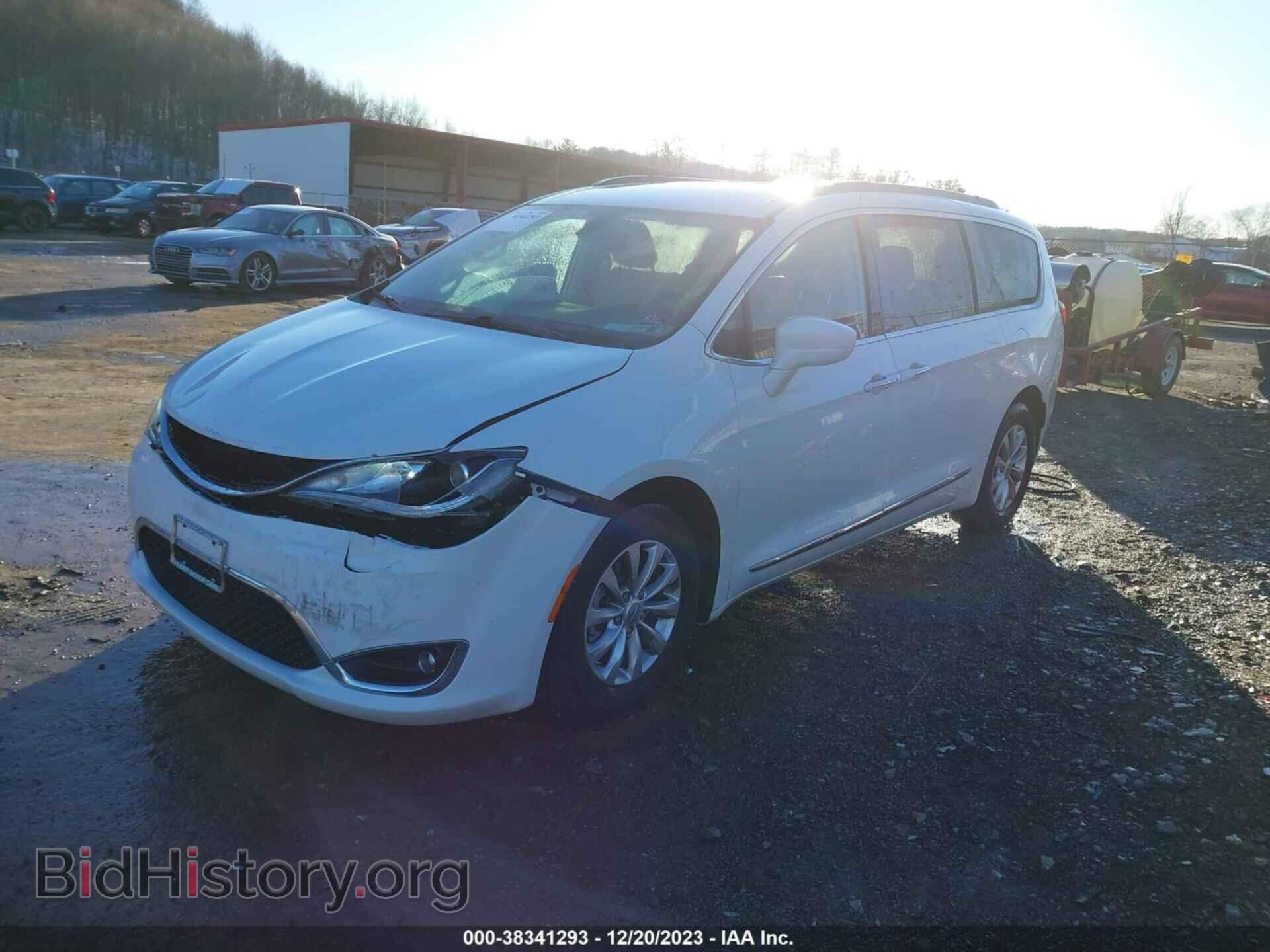 2017 CHRYSLER PACIFICA - VIN: 2C4RC1BG1HR511930 - Фото 2