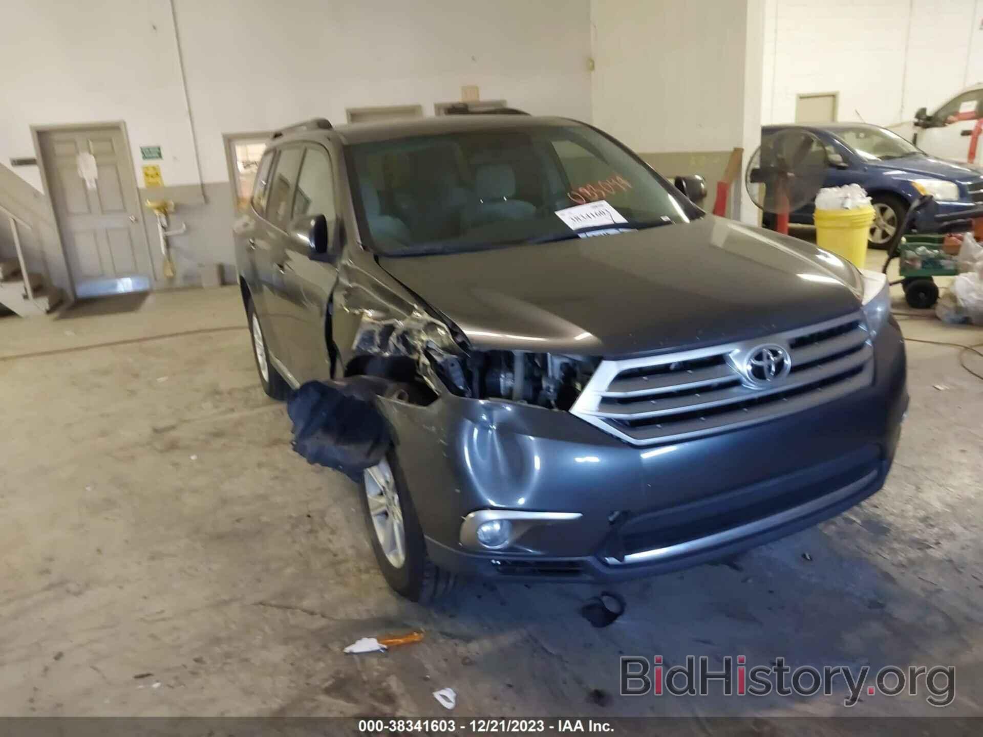 Photo 5TDBK3EHXBS083049 - TOYOTA HIGHLANDER 2011