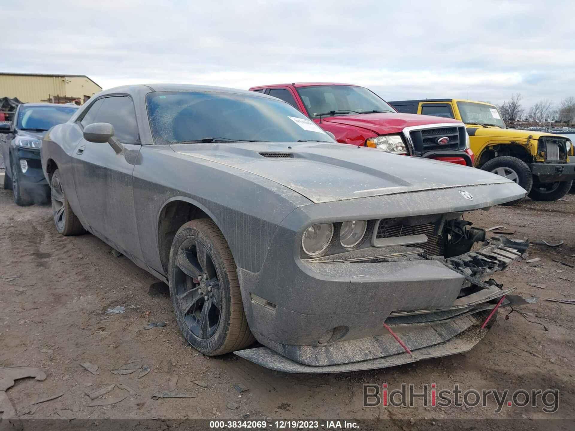 Photo 2B3LJ44V89H559975 - DODGE CHALLENGER 2009