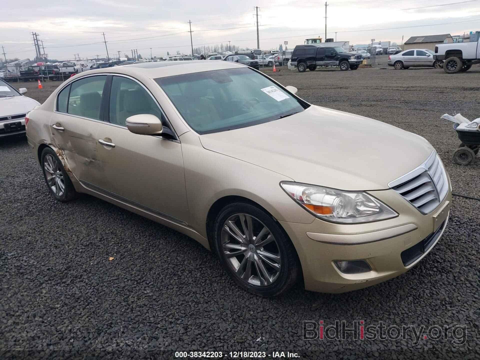 Photo KMHGC4DFXBU118401 - HYUNDAI GENESIS 2011