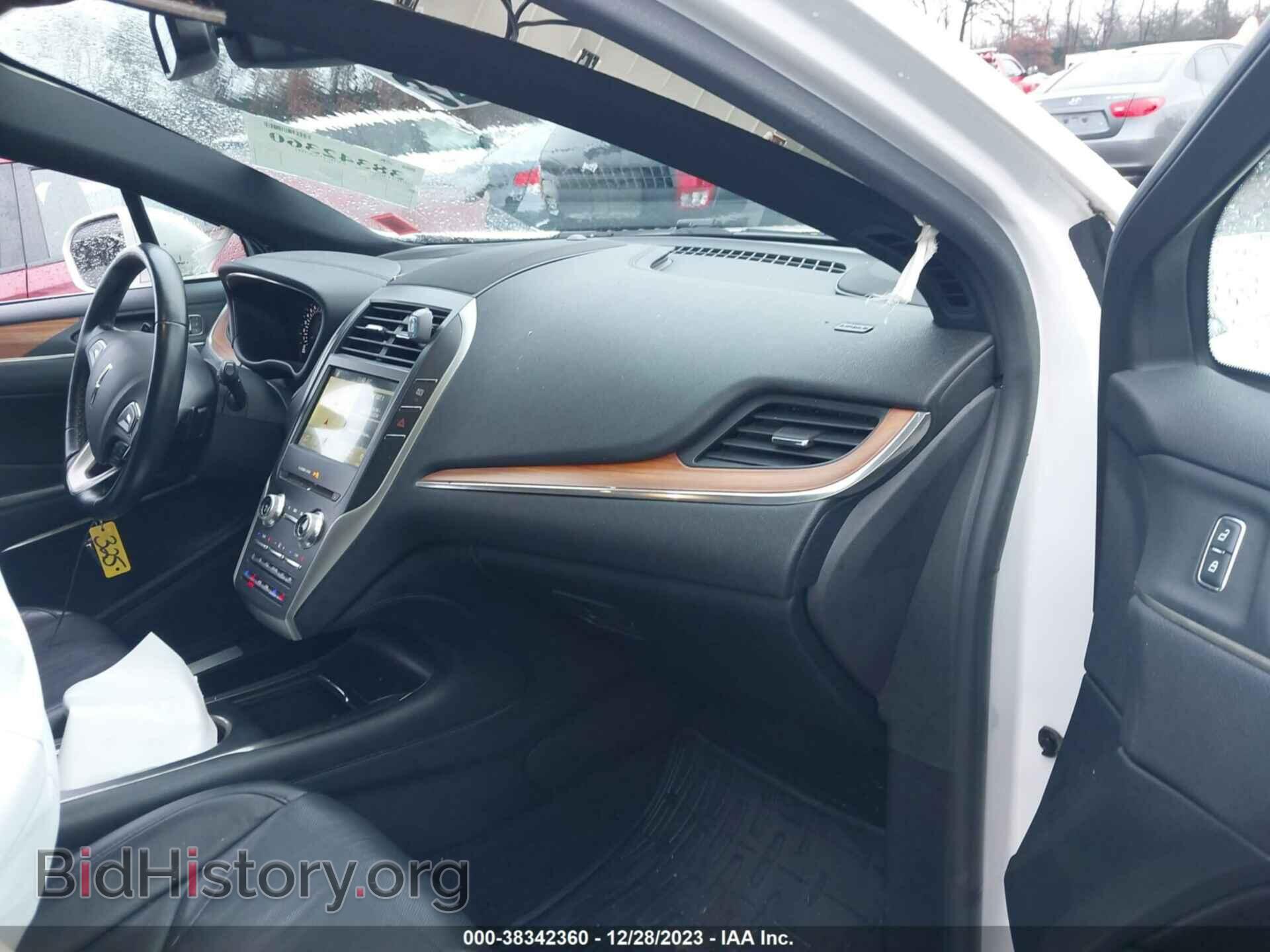 2017 LINCOLN MKC - VIN: 5LMCJ3D90HUL68017 - Photo 5