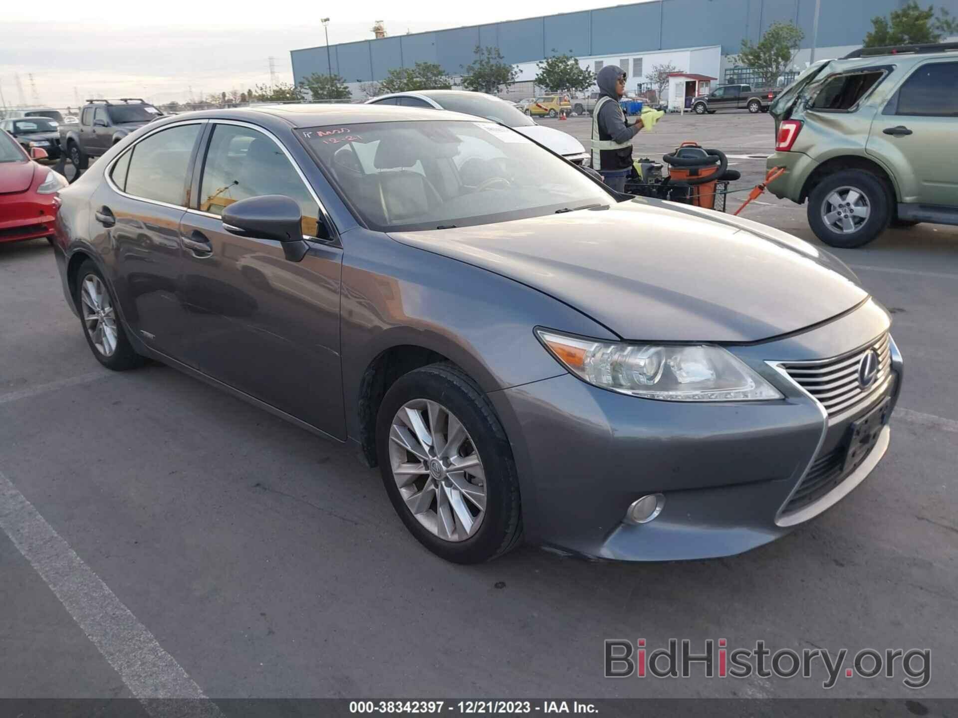 Photo JTHBW1GG2D2037592 - LEXUS ES 300H 2013