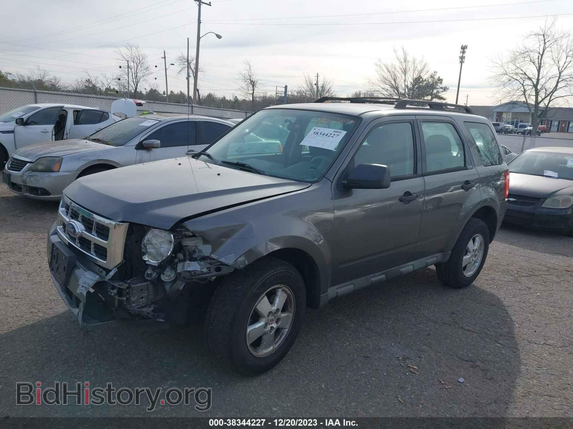 2011 FORD ESCAPE - VIN: 1FMCU0C72BKC12959 - Фото 2