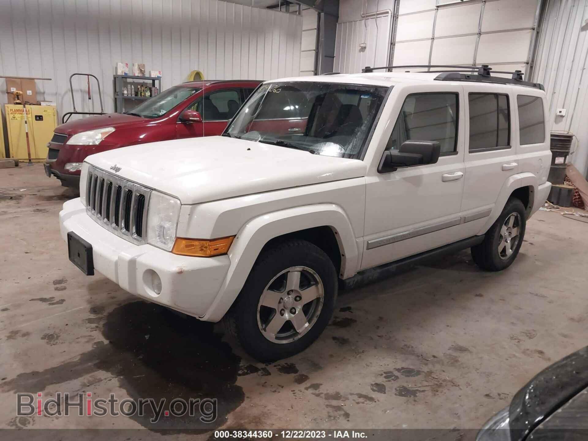 2010 JEEP COMMANDER - VIN: 1J4RG4GK7AC132121 - Фото 2