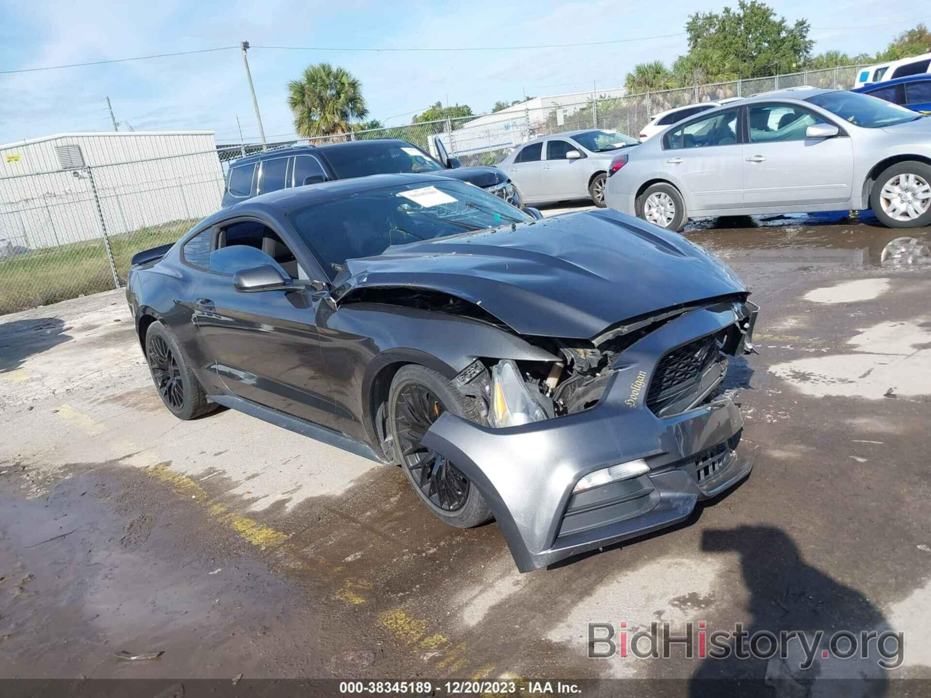 Photo 1FA6P8AM7F5332122 - FORD MUSTANG 2015