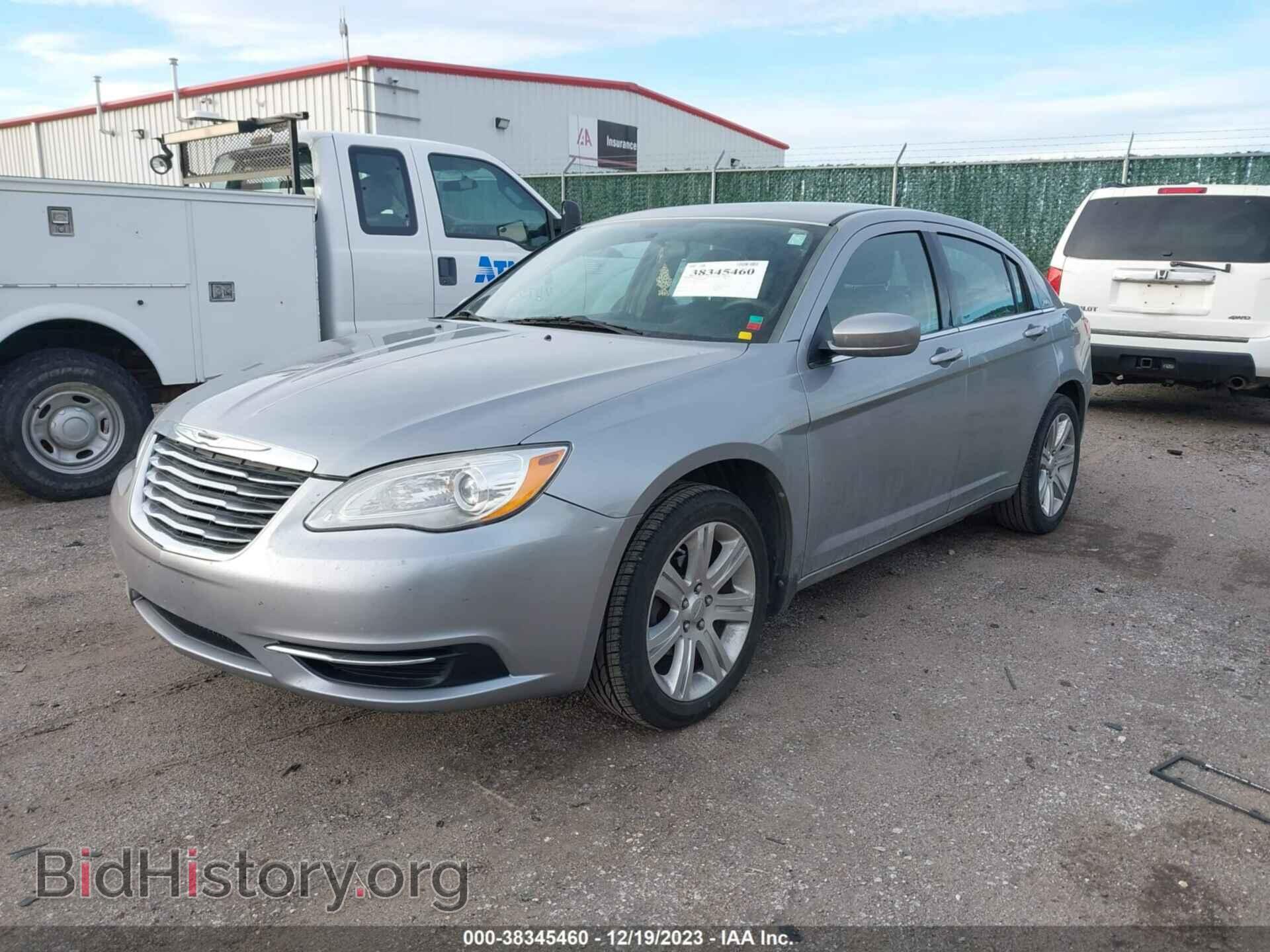 2013 CHRYSLER 200 - VIN: 1C3CCBAB9DN761462 - Фото 2