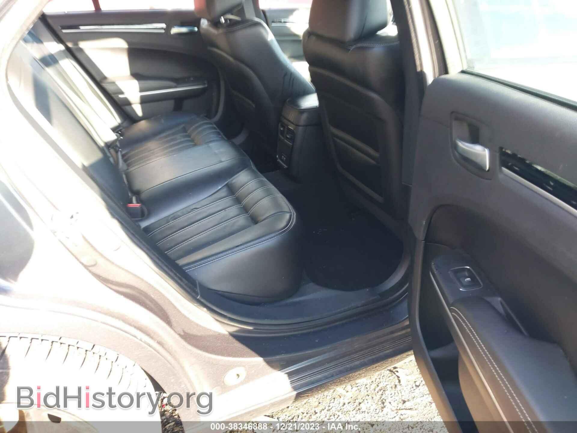2019 CHRYSLER 300 - VIN: 2C3CCAGGXKH586433 - Фото 8