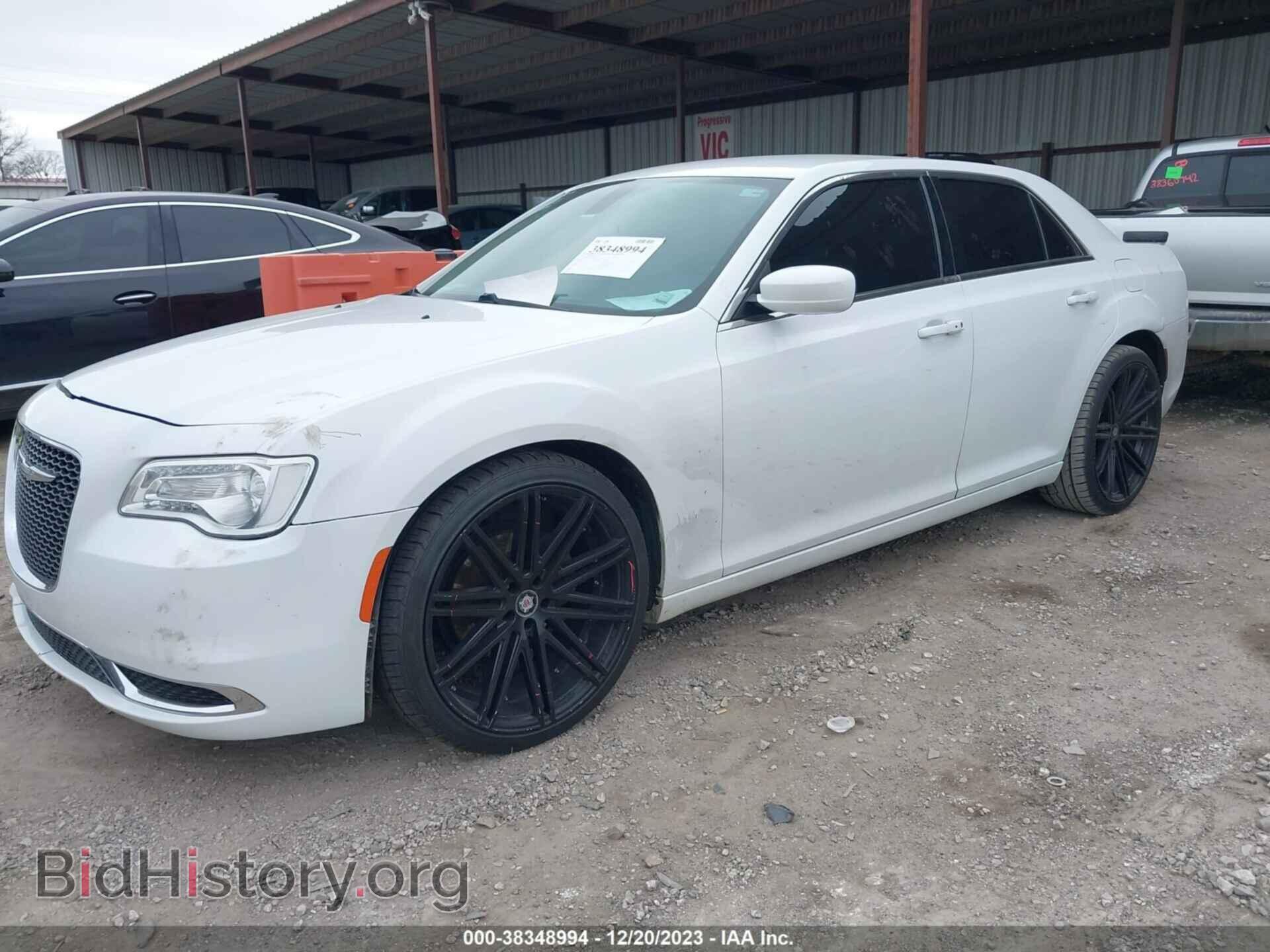 2016 CHRYSLER 300 - VIN: 2C3CCAAG7GH268611 - Фото 2