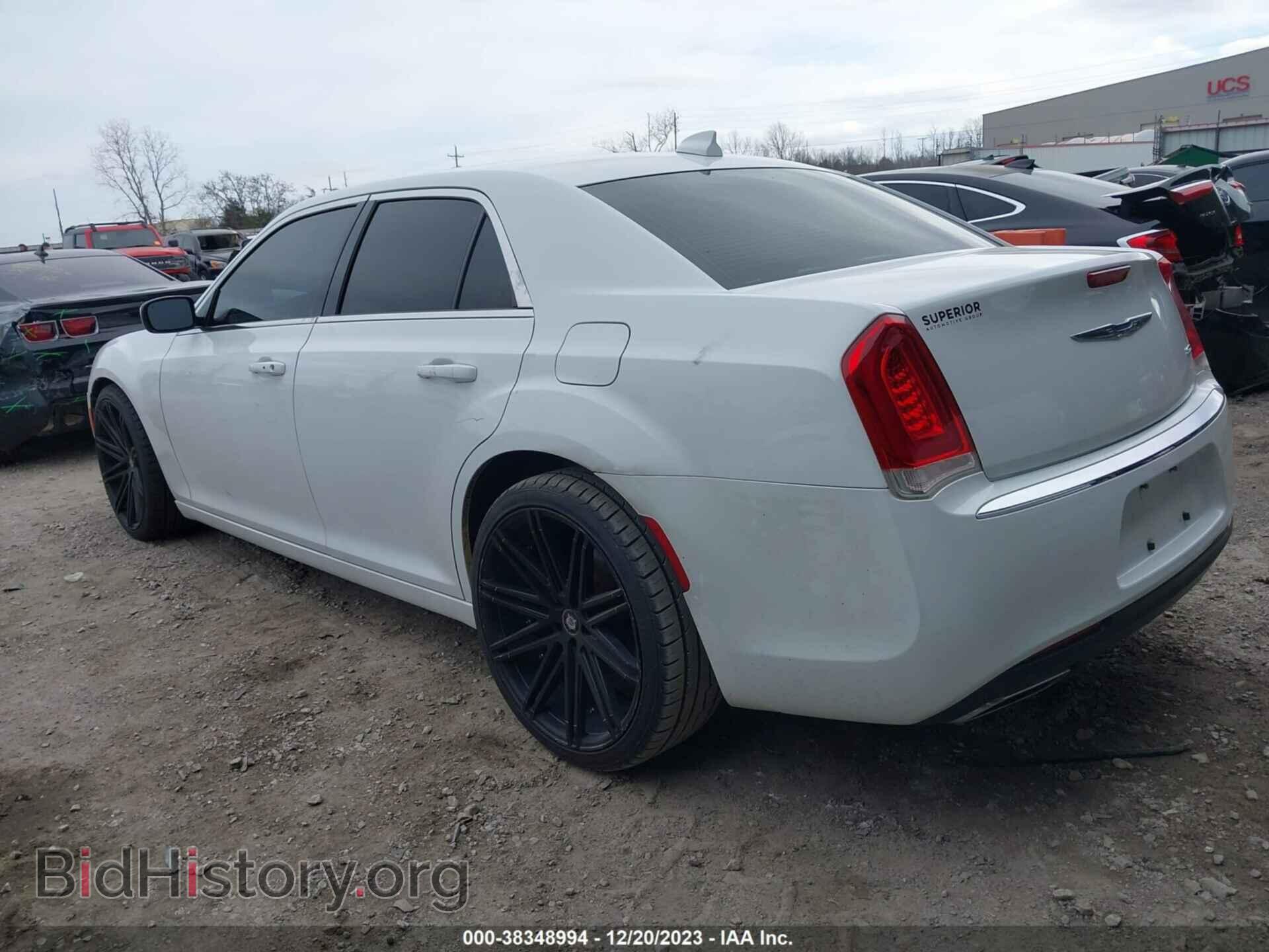 2016 CHRYSLER 300 - VIN: 2C3CCAAG7GH268611 - Фото 3