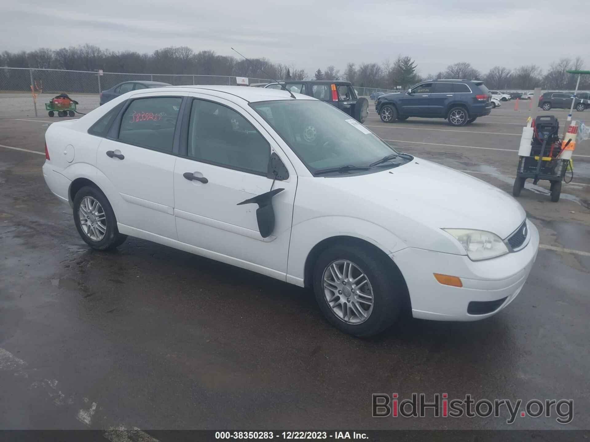 Photo 1FAFP34N97W311999 - FORD FOCUS 2007