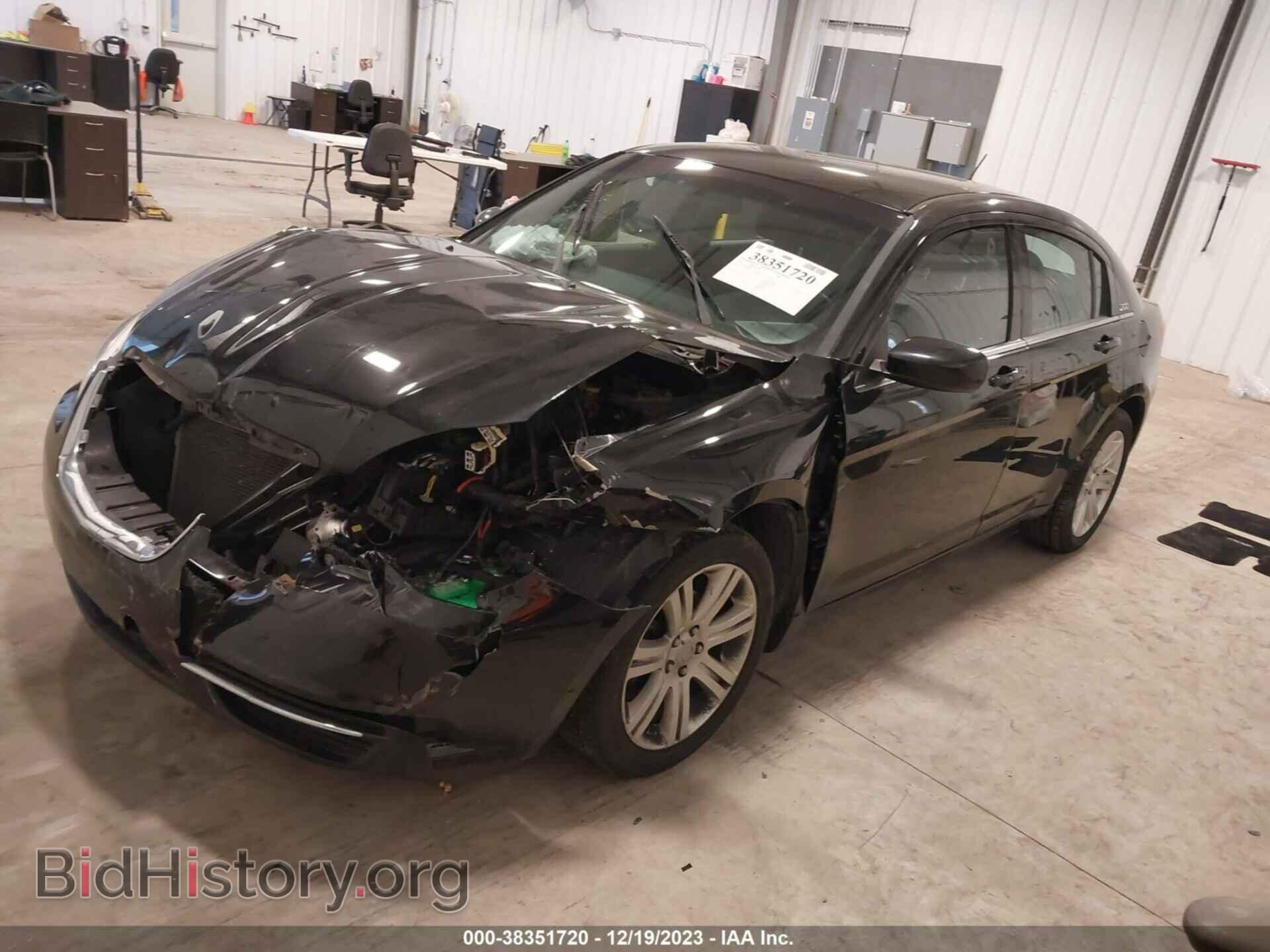2013 CHRYSLER 200 - VIN: 1C3CCBBB3DN543192 - Фото 2