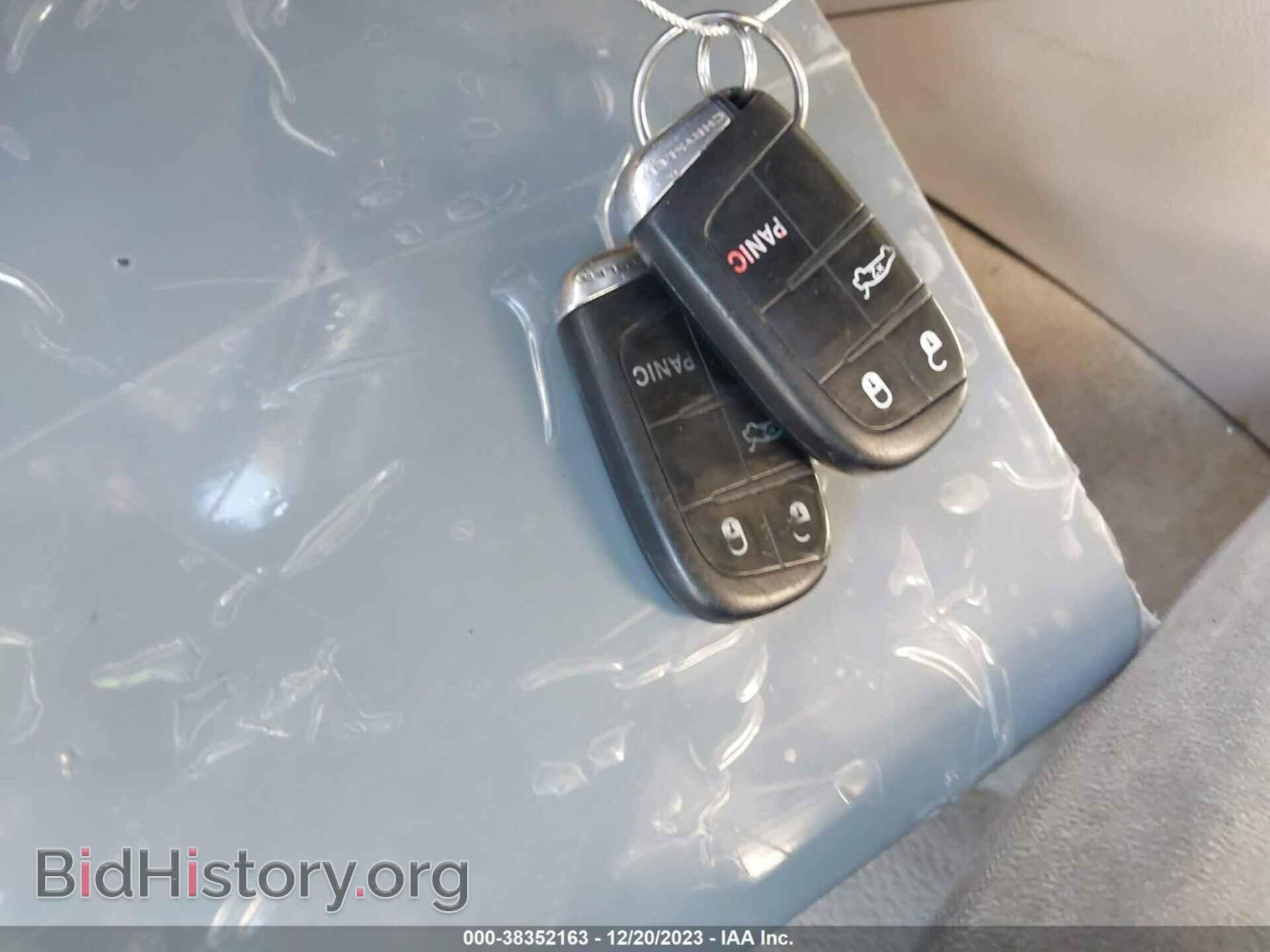 2012 CHRYSLER 300 - VIN: 2C3CCAAG8CH174537 - Фото 11