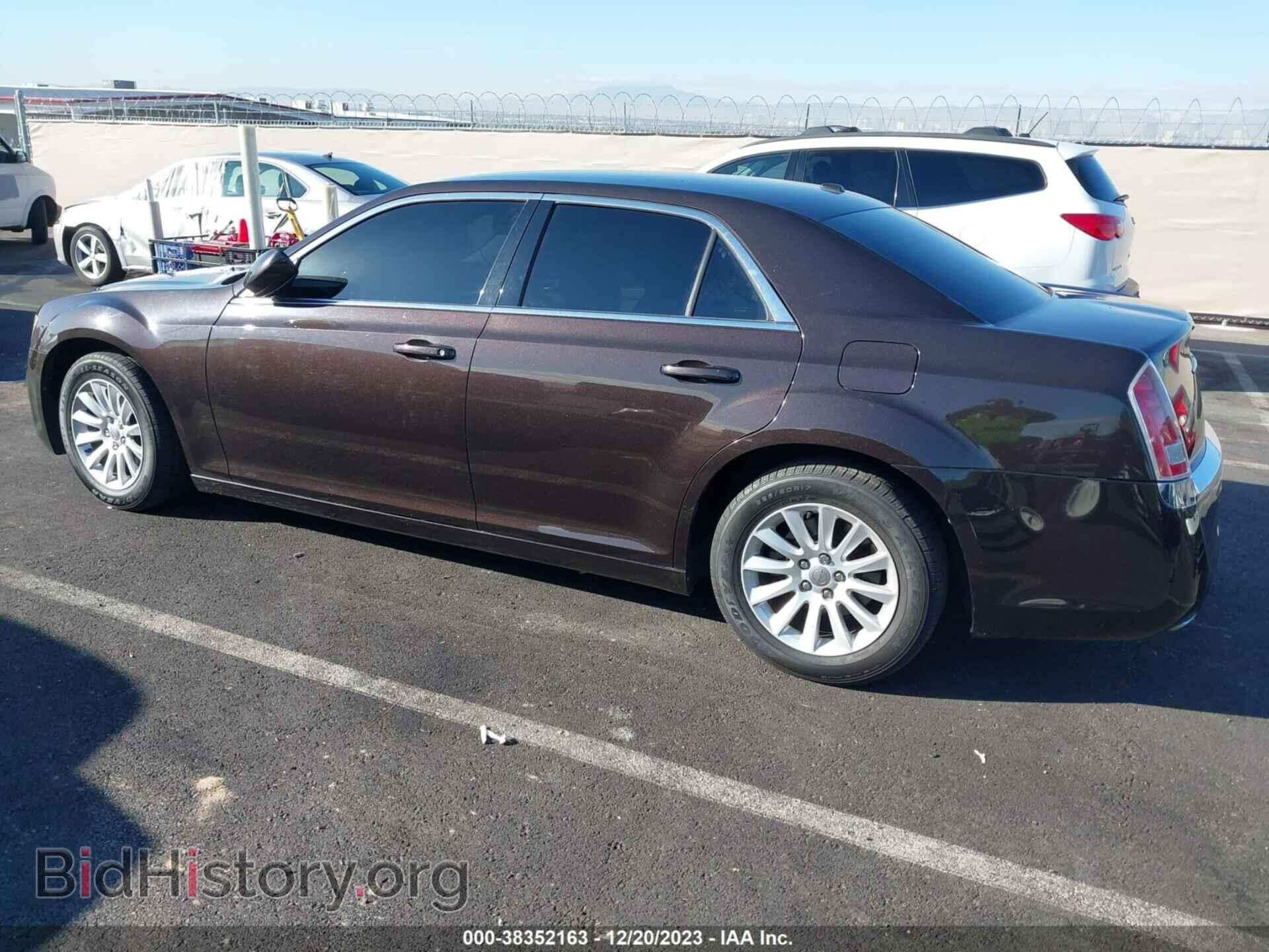 2012 CHRYSLER 300 - VIN: 2C3CCAAG8CH174537 - Фото 3