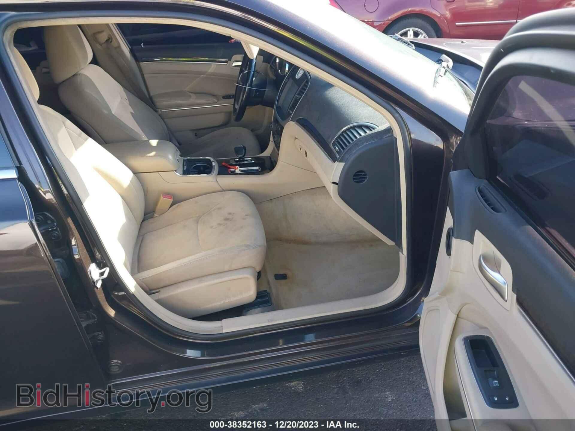 2012 CHRYSLER 300 - VIN: 2C3CCAAG8CH174537 - Фото 5