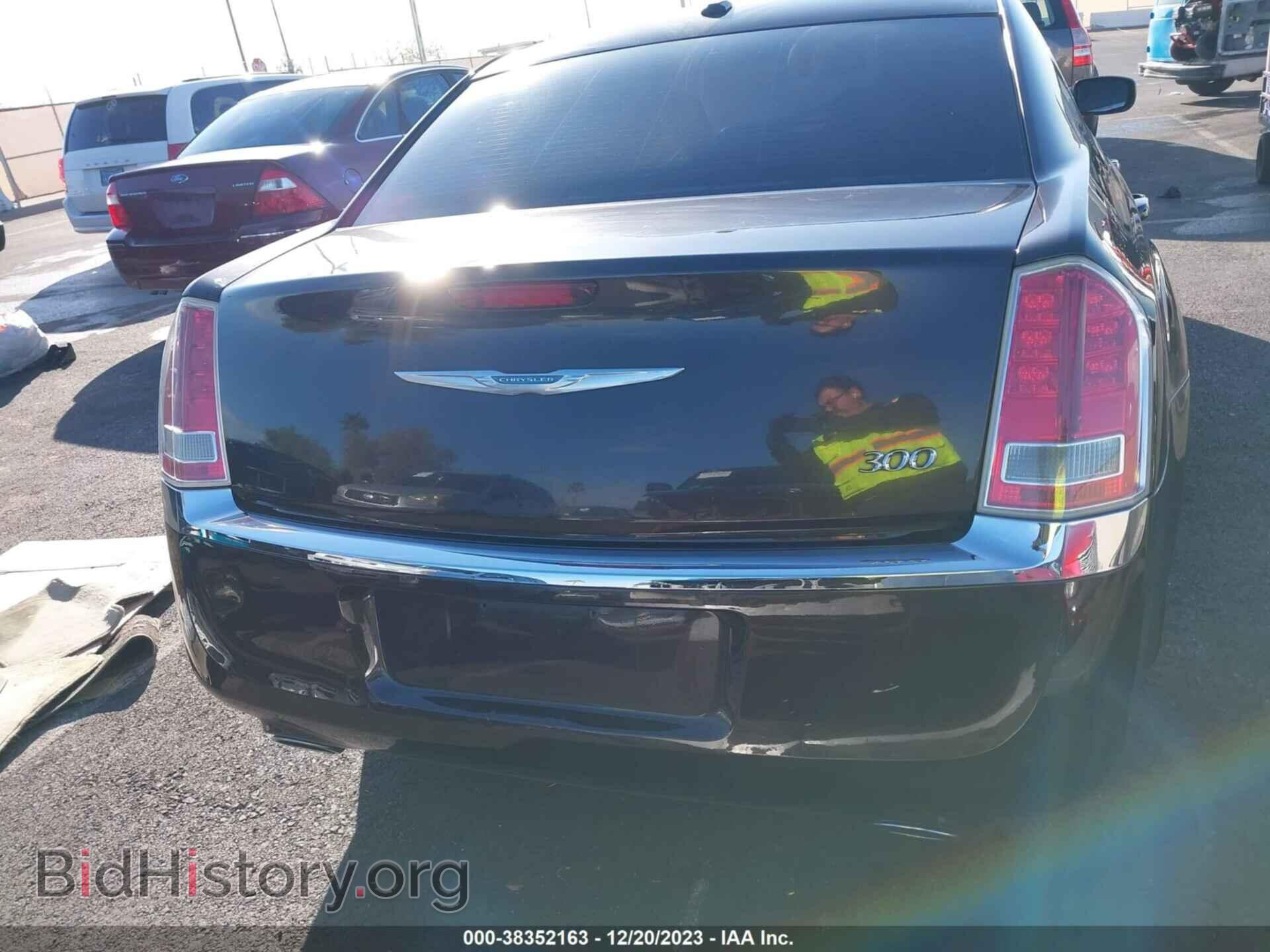 2012 CHRYSLER 300 - VIN: 2C3CCAAG8CH174537 - Фото 6