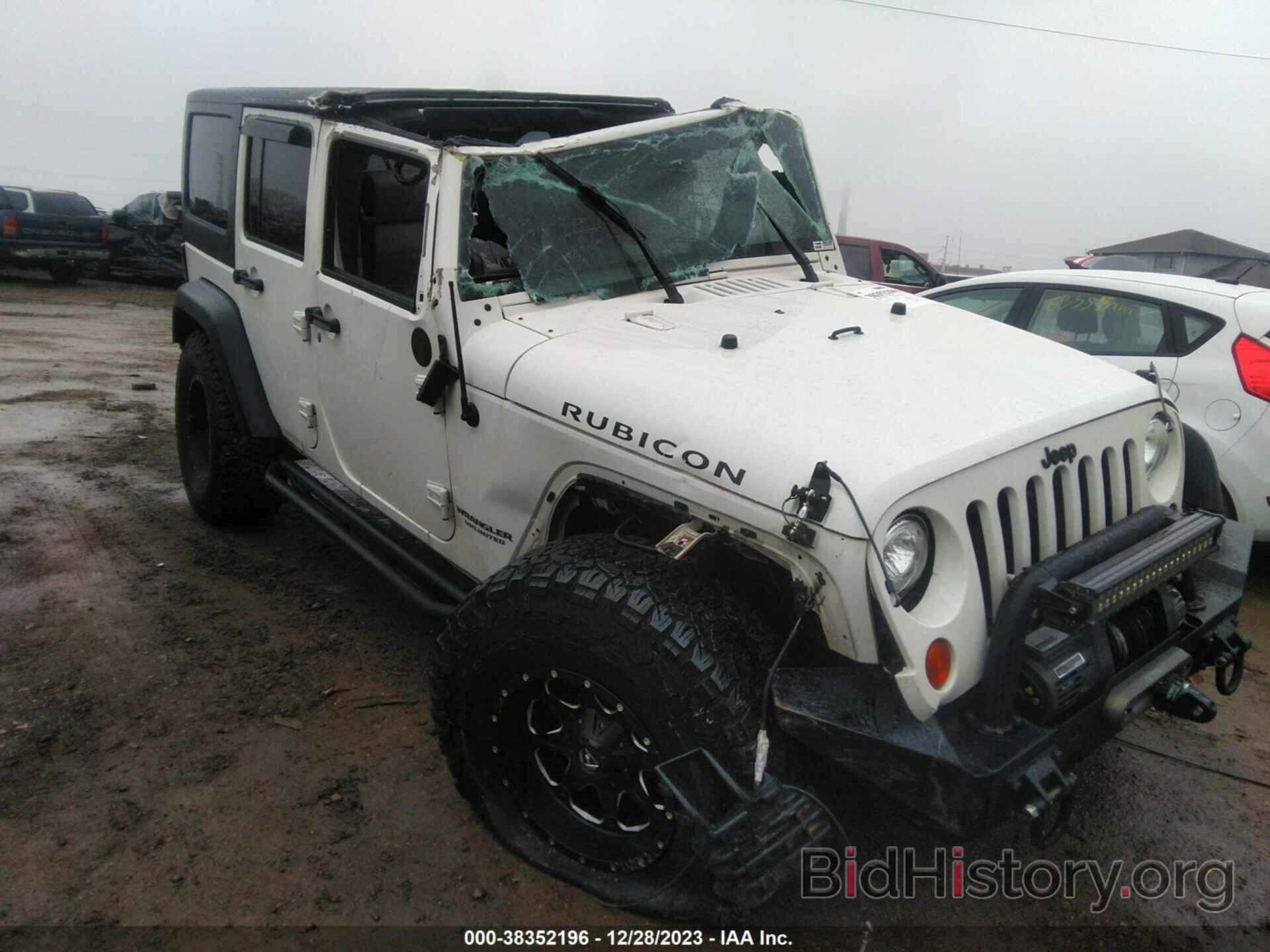 Photo 1J4BA6H1XAL104446 - JEEP WRANGLER UNLIMITED 2010