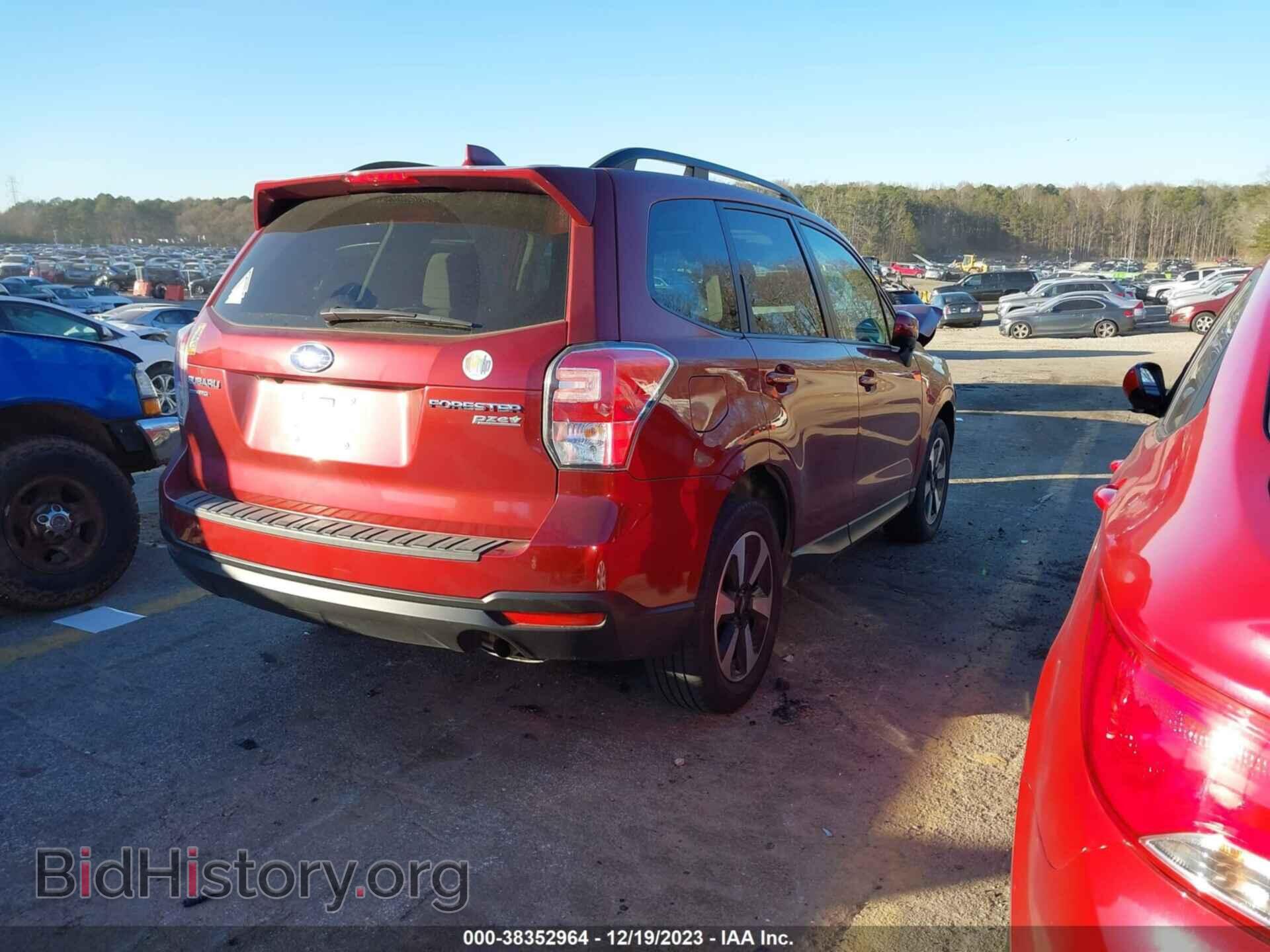2017 SUBARU FORESTER - VIN: JF2SJAGC6HH464730 - Фото 4