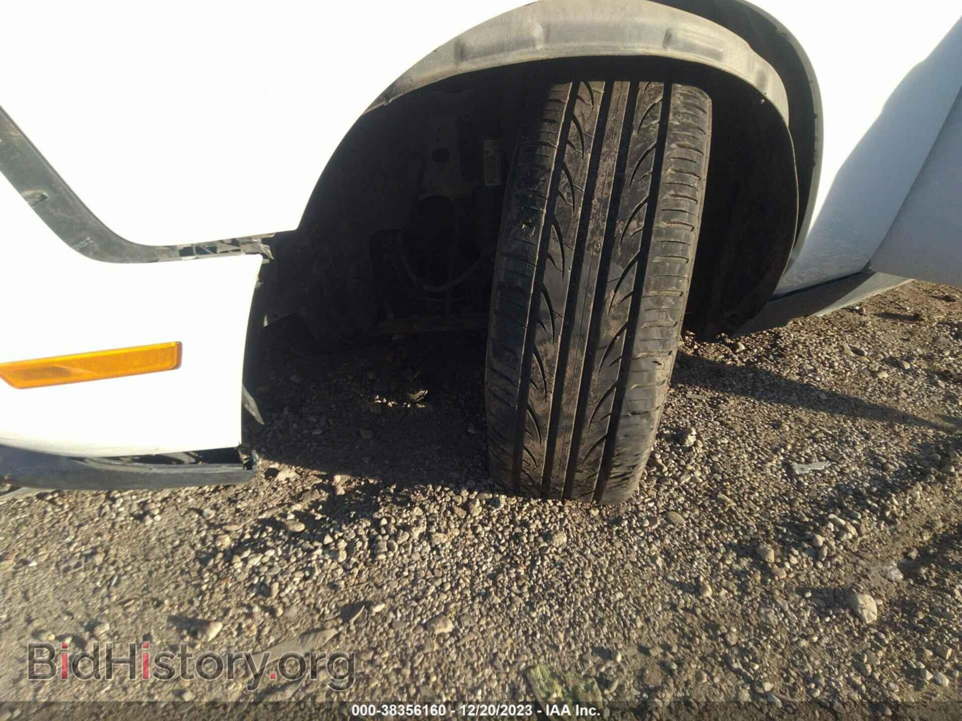 2014 DODGE CHALLENGER - VIN: 2C3CDYAG4EH298801 - Фото 6