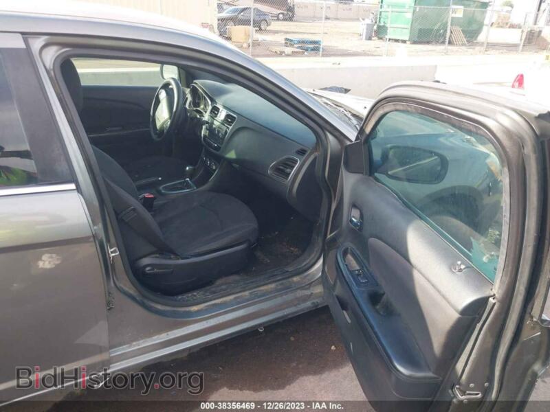 2013 Chrysler 200 (VIN 1C3CCBAG8DN727458) — photo 5 of 11