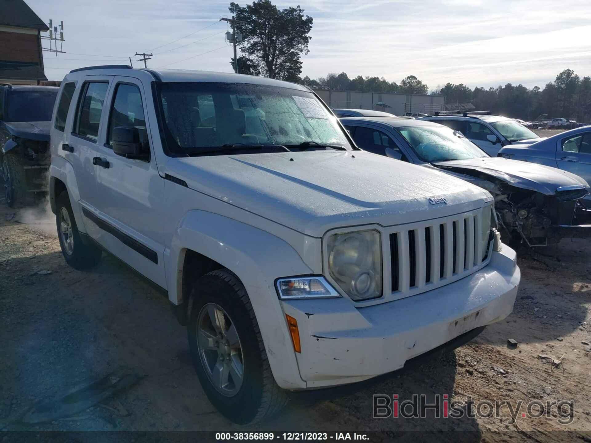 Фотография 1J8GN28KX9W516788 - JEEP LIBERTY 2009