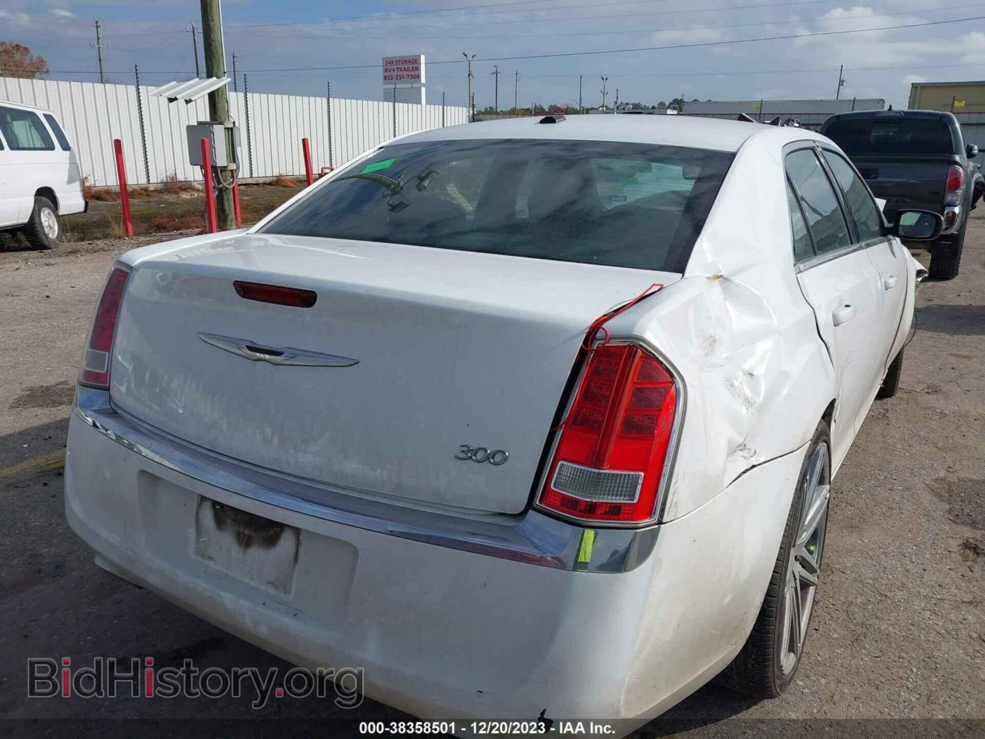 2013 CHRYSLER 300 - VIN: 2C3CCAAG7DH657194 - Фото 4
