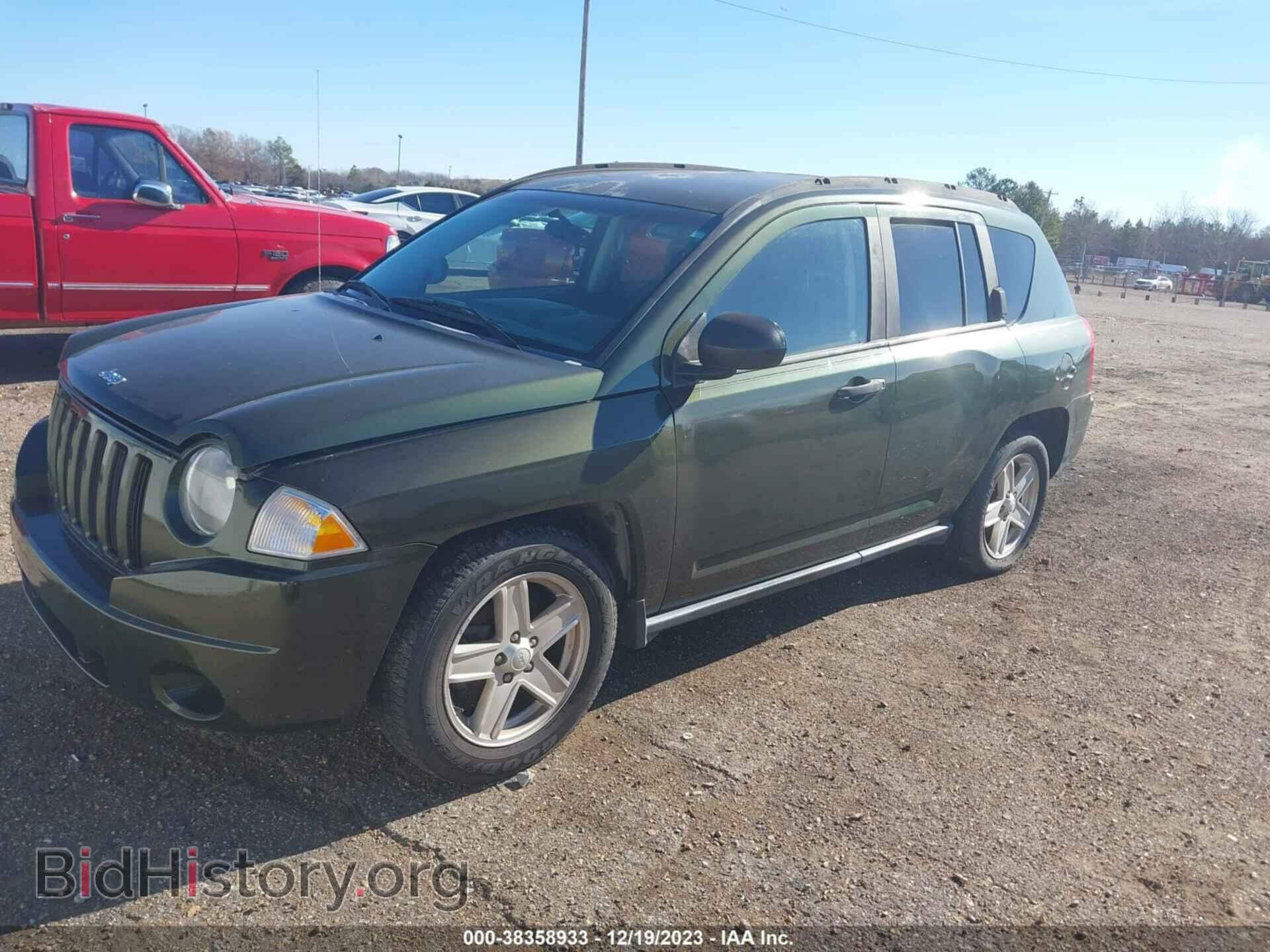2007 JEEP COMPASS - VIN: 1J8FF47WX7D137775 - Фото 2