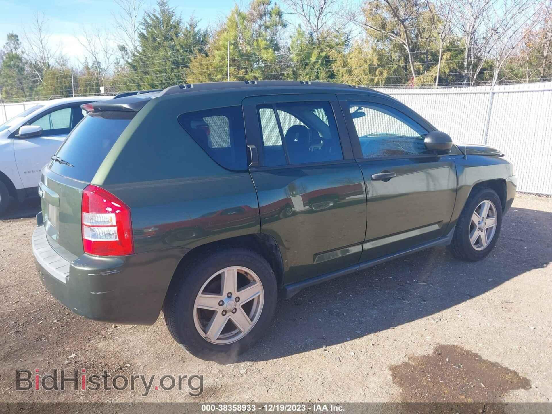 2007 JEEP COMPASS - VIN: 1J8FF47WX7D137775 - Фото 4