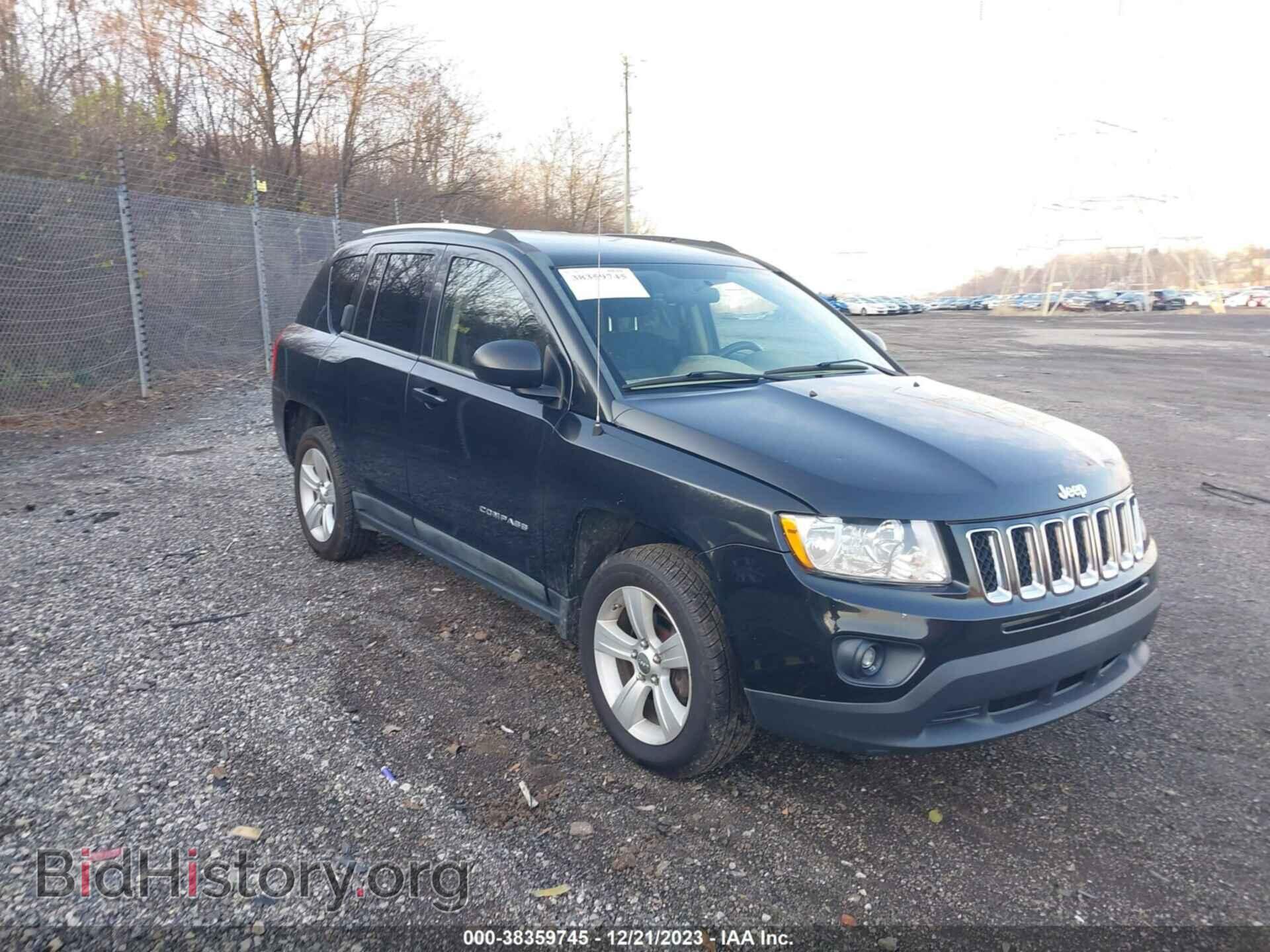 Photo 1J4NF1FB2BD158140 - JEEP COMPASS 2011