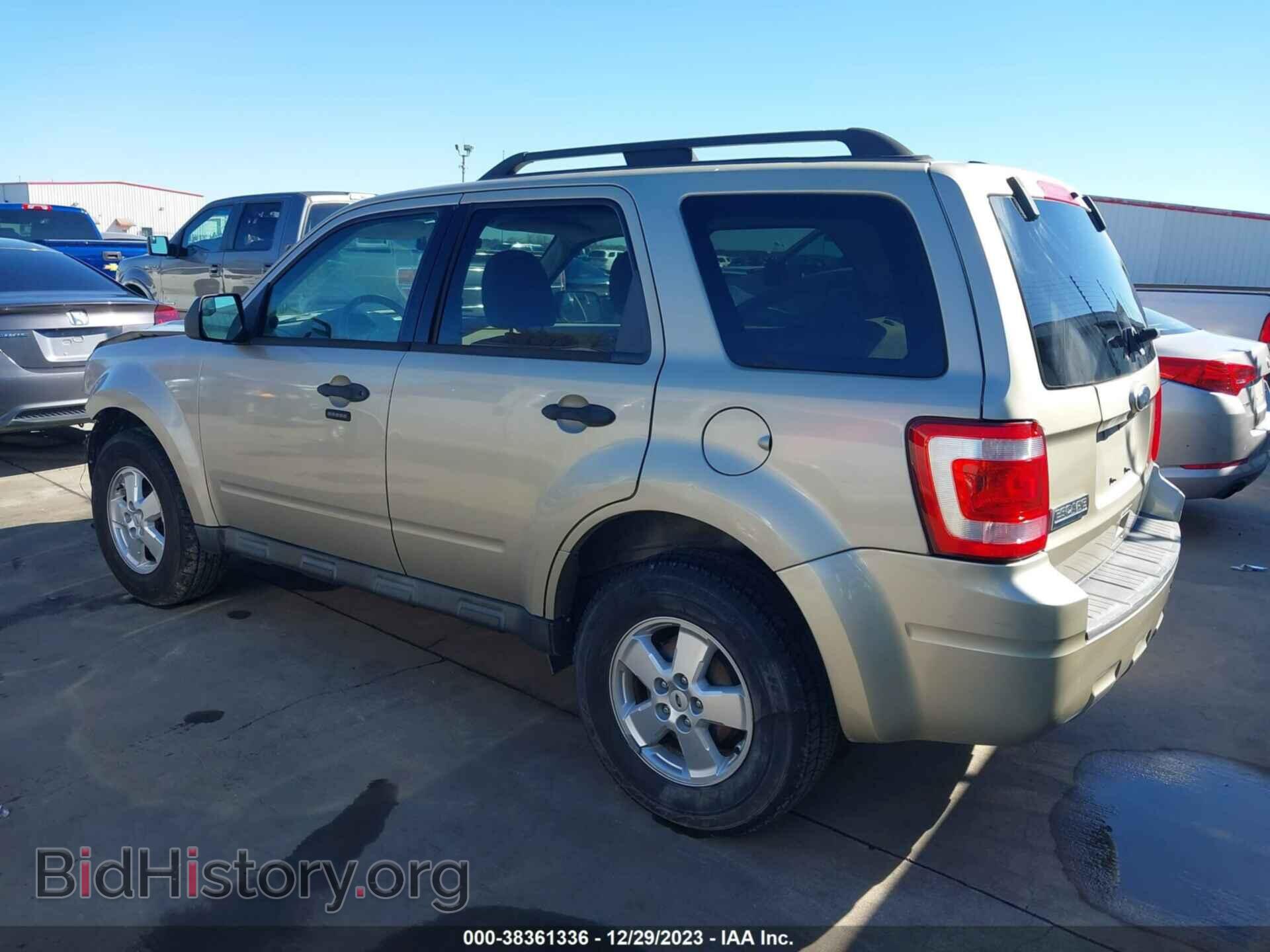 2010 FORD ESCAPE - VIN: 1FMCU0D75AKD19310 - Фото 3