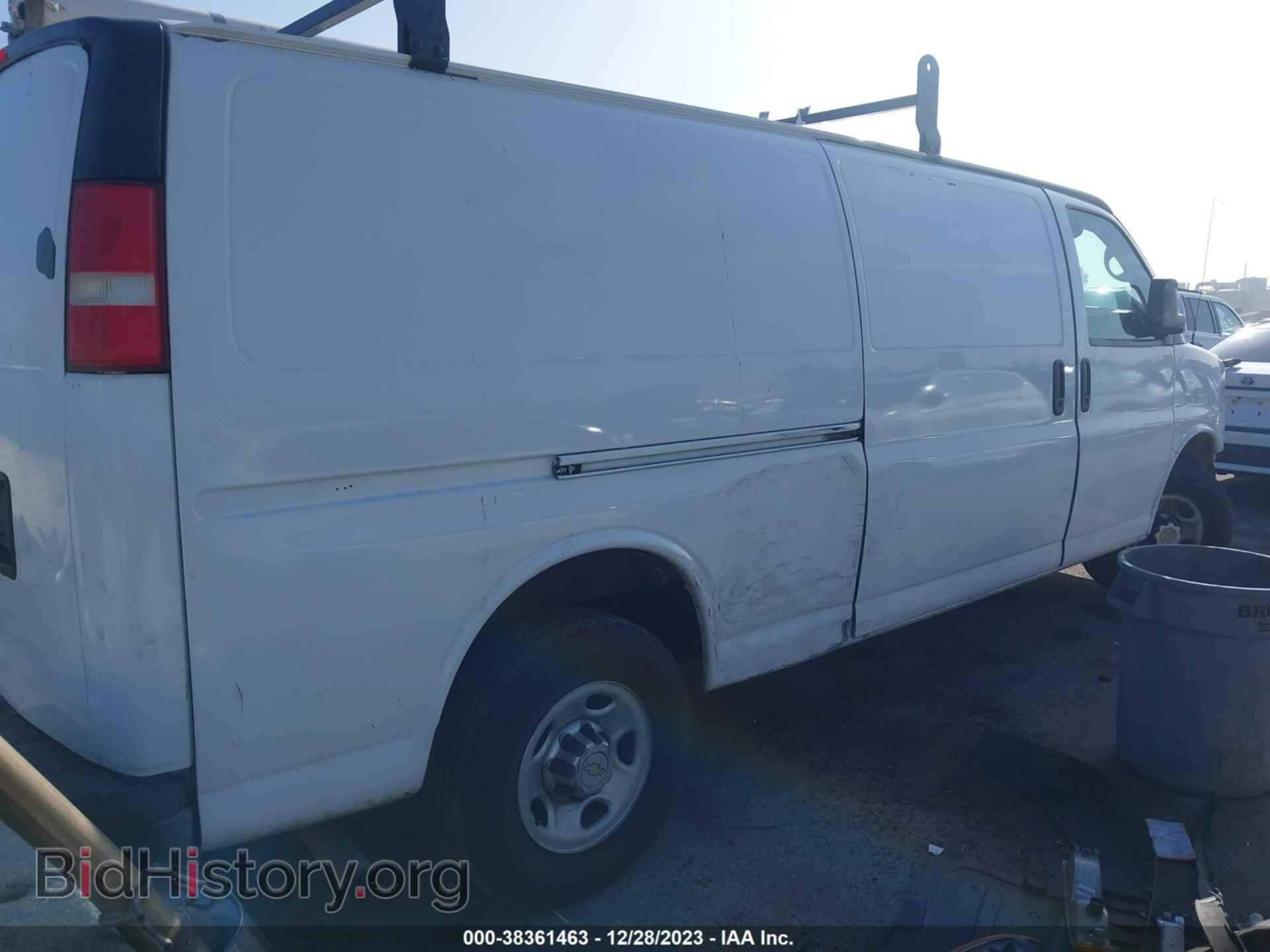 2011 CHEVROLET EXPRESS 3500 - VIN: 1GCZGUCG6B1137590 - Фото 4
