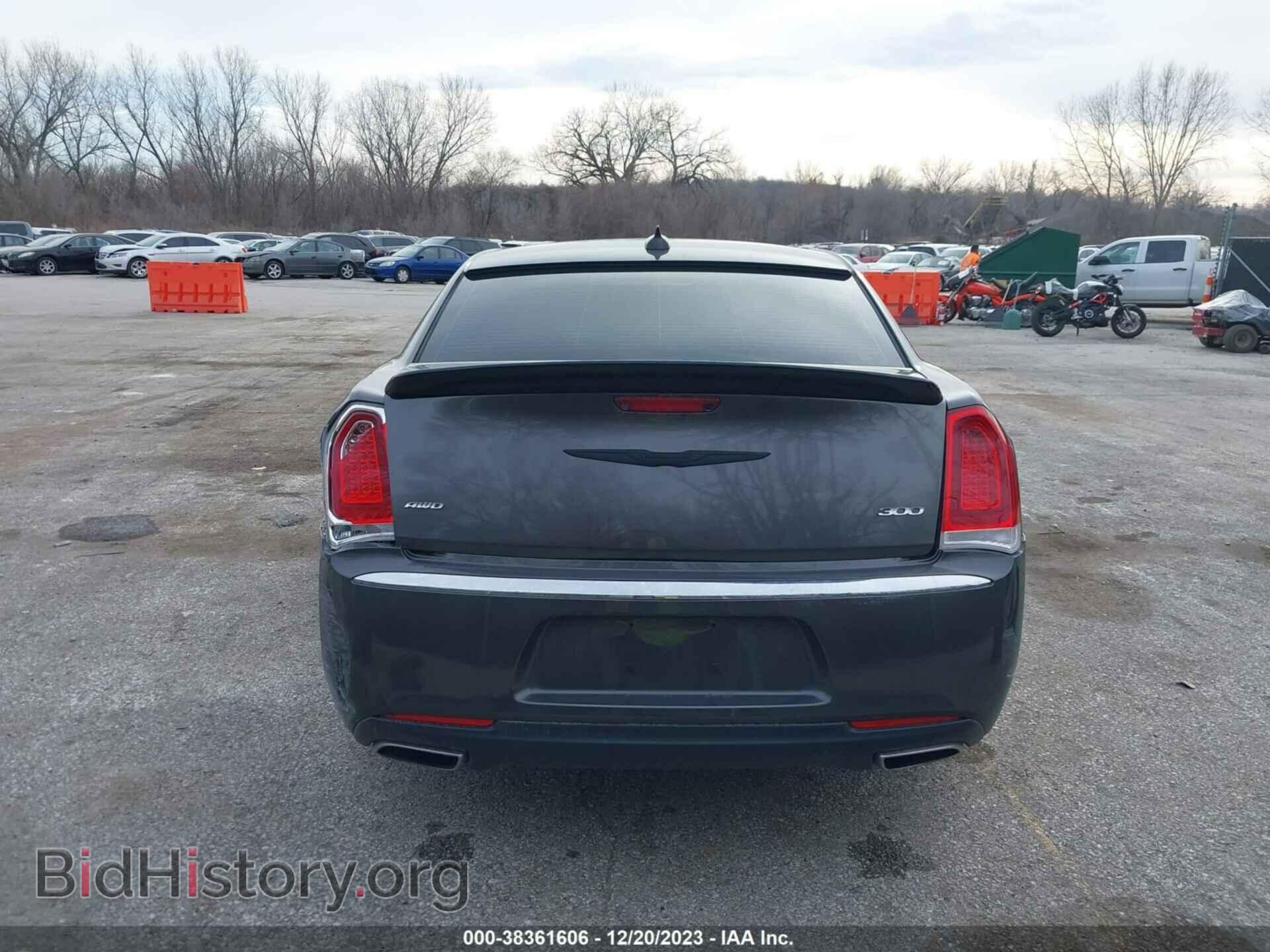 2019 CHRYSLER 300 - VIN: 2C3CCARG6KH517560 - Фото 16