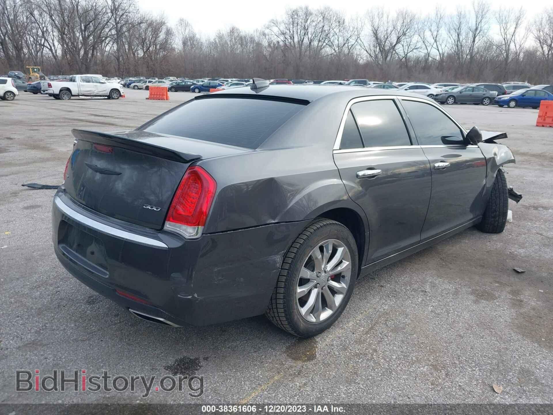 2019 CHRYSLER 300 - VIN: 2C3CCARG6KH517560 - Фото 4