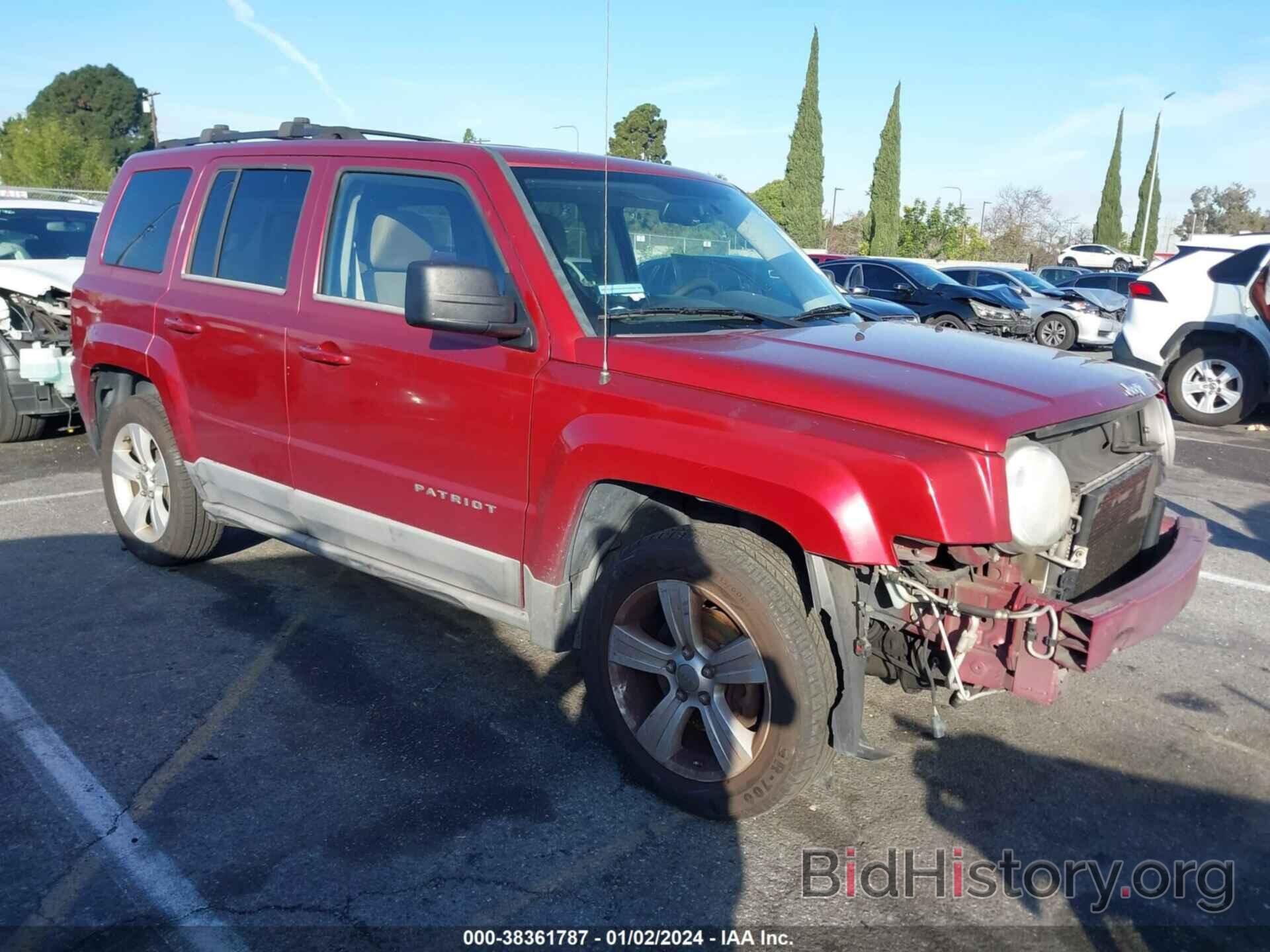 Photo 1J4NT1GAXBD109704 - JEEP PATRIOT 2011