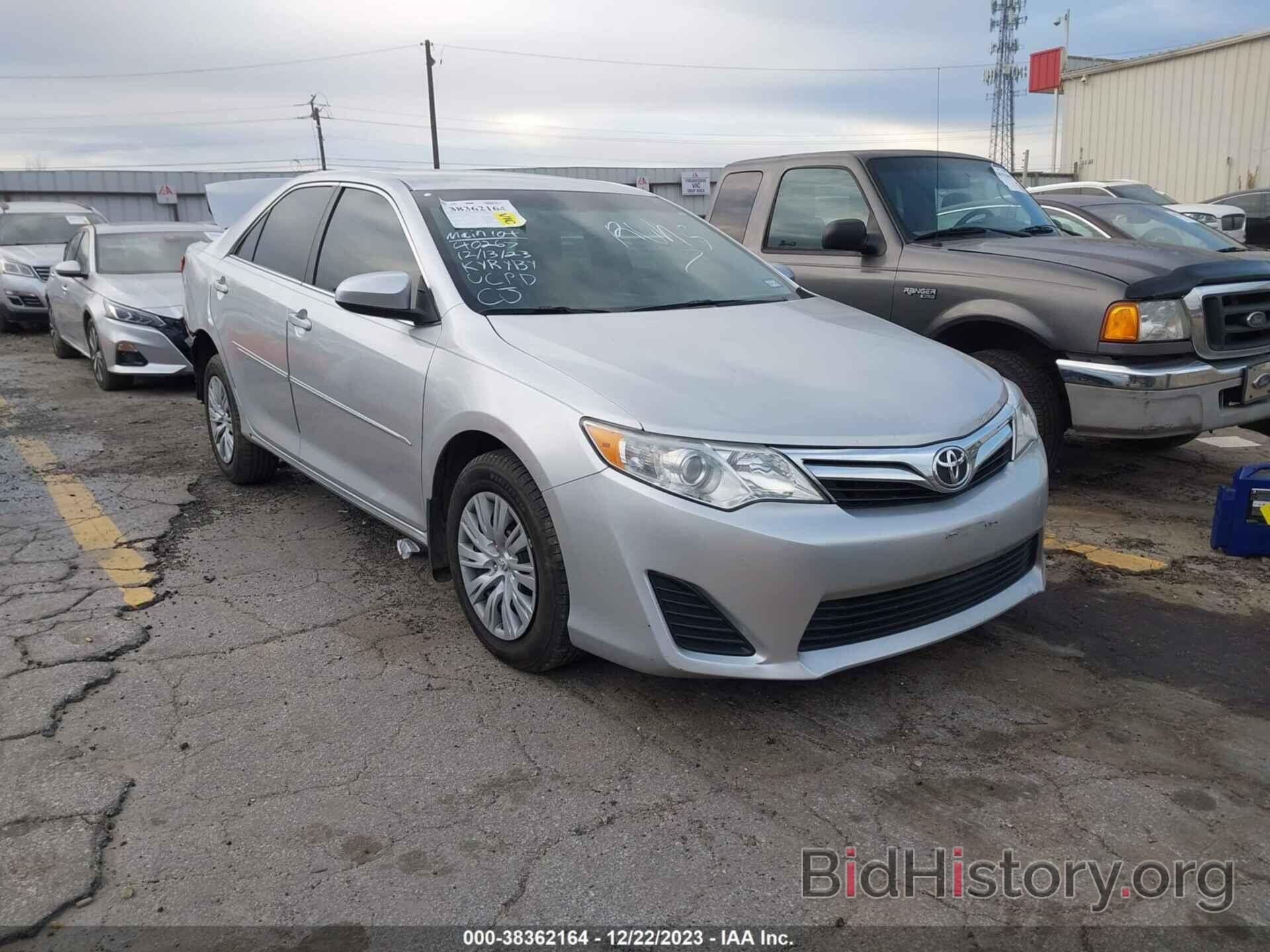 Photo 4T4BF1FK4CR185559 - TOYOTA CAMRY 2012