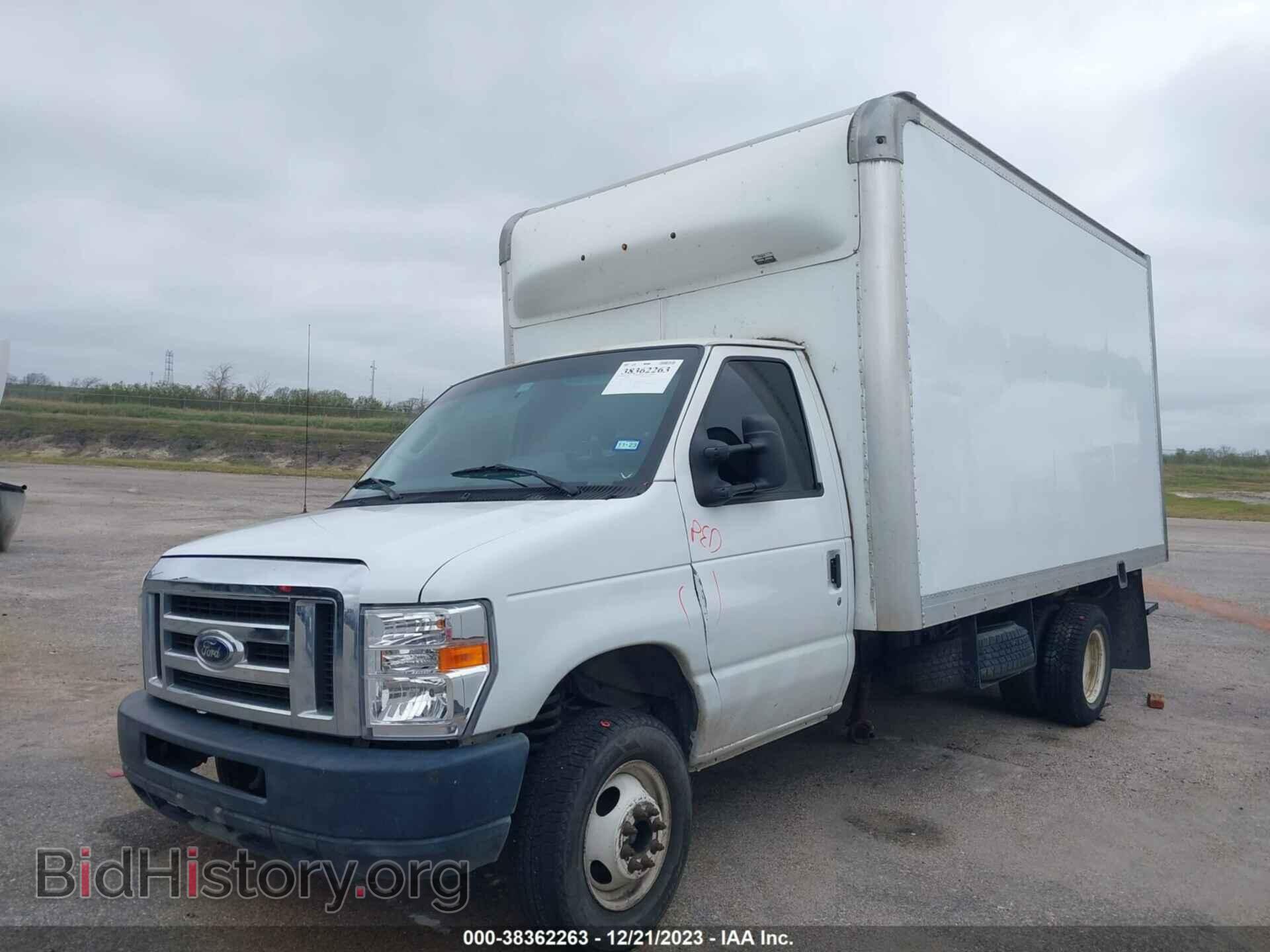 2011 FORD E-450 CUTAWAY - VIN: 1FDXE4FS0BDA68337 - Фото 2