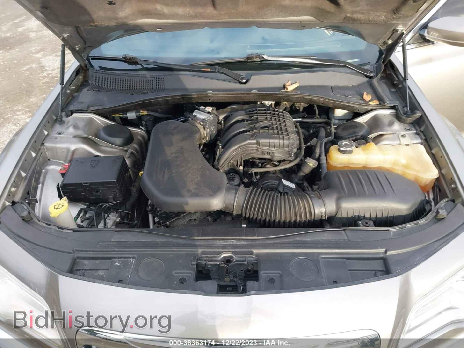 2014 CHRYSLER 300 - VIN: 2C3CCARG4EH143244 - Фото 10