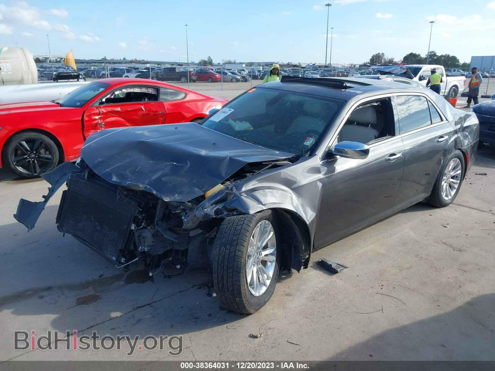 2016 CHRYSLER 300 - VIN: 2C3CCAEG1GH207460 - Фото 2