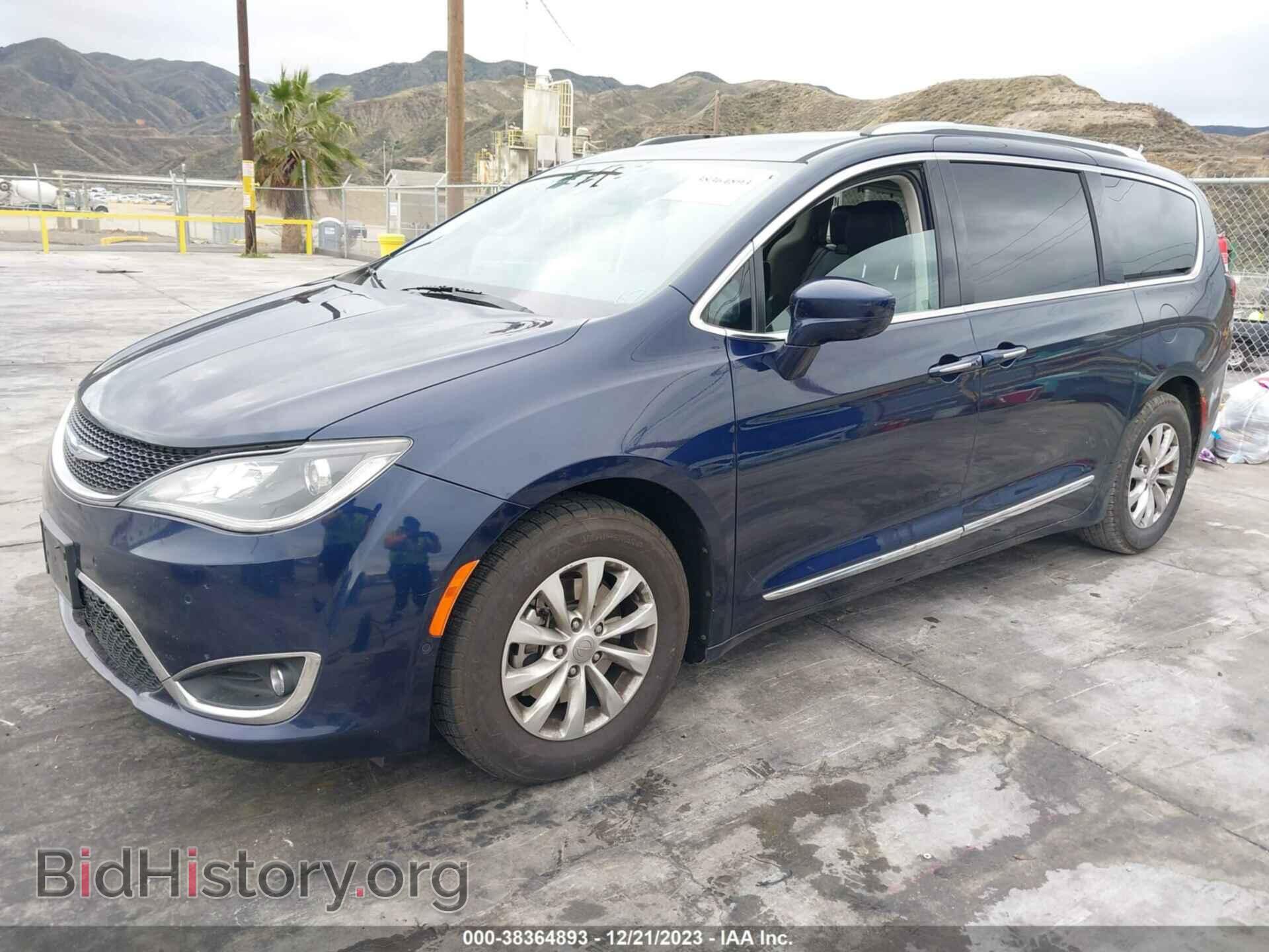 2018 CHRYSLER PACIFICA - VIN: 2C4RC1BG9JR320892 - Фото 2